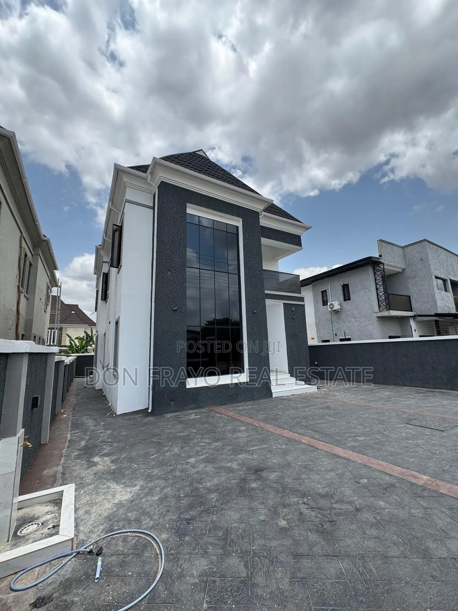 4bdrm Duplex in Carlton Gate Estate, Akobo for sale