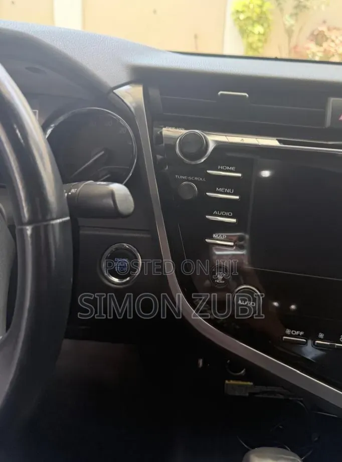 Toyota Camry SE (2.5L 4cyl 8A) 2019 Gray