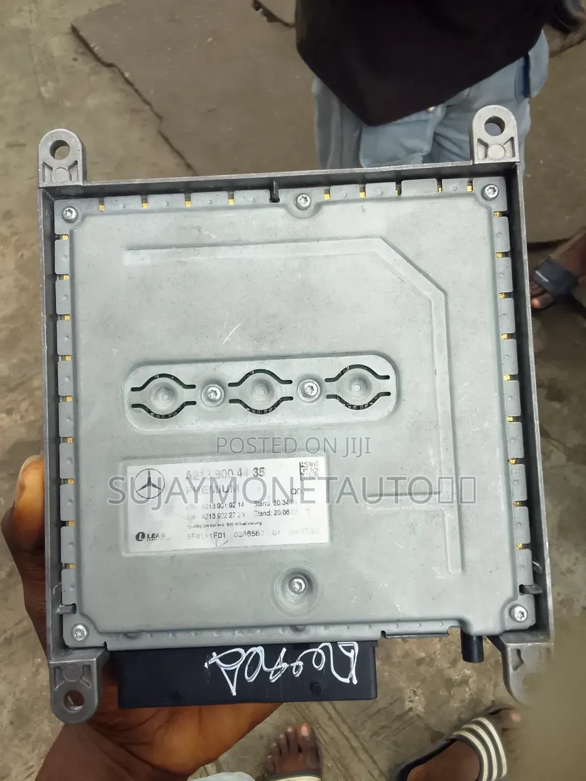 Mercedes-Benz Amplifier 213 E-Class