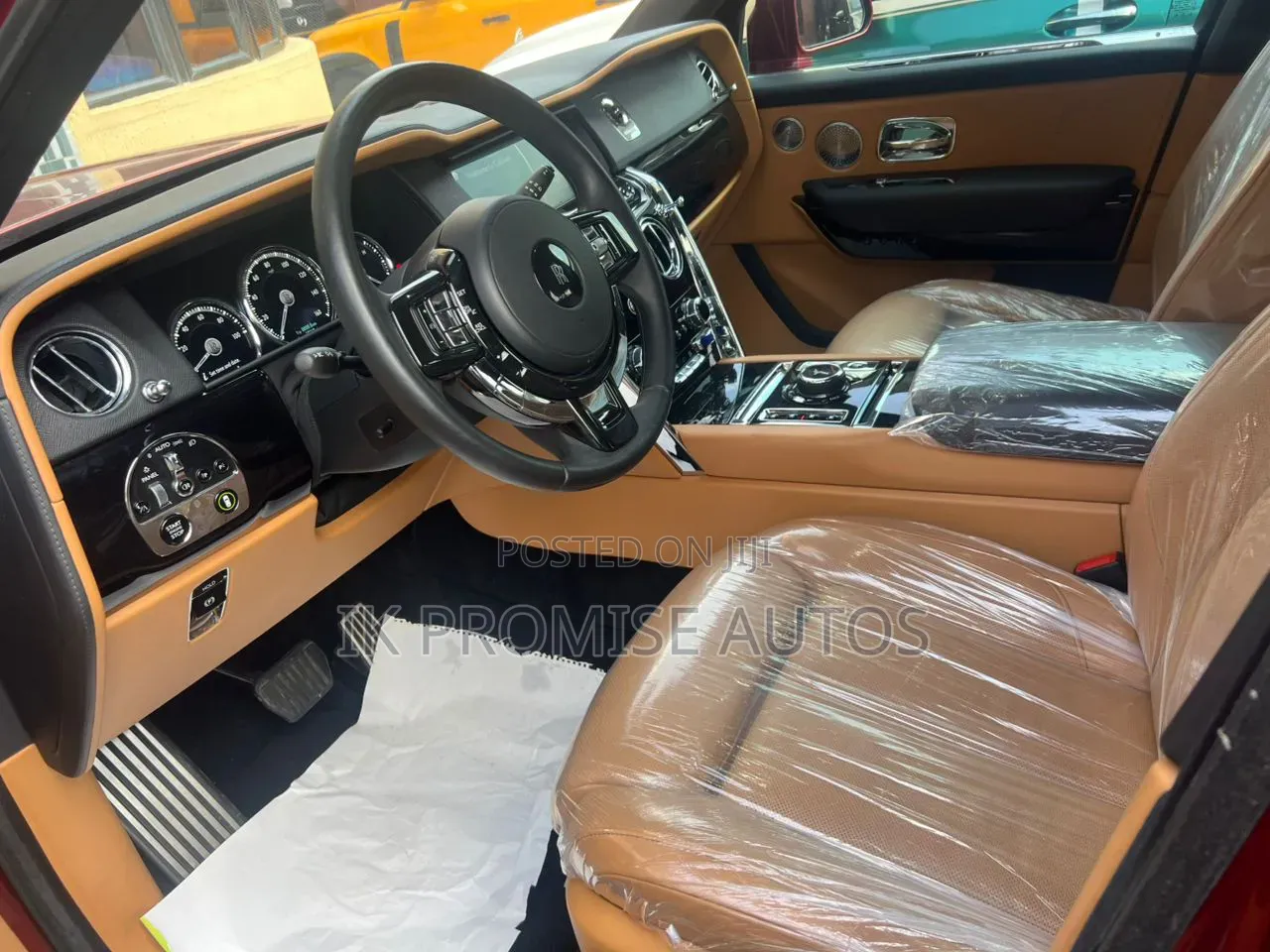 Rolls-Royce Cullinan Base 2021 Red