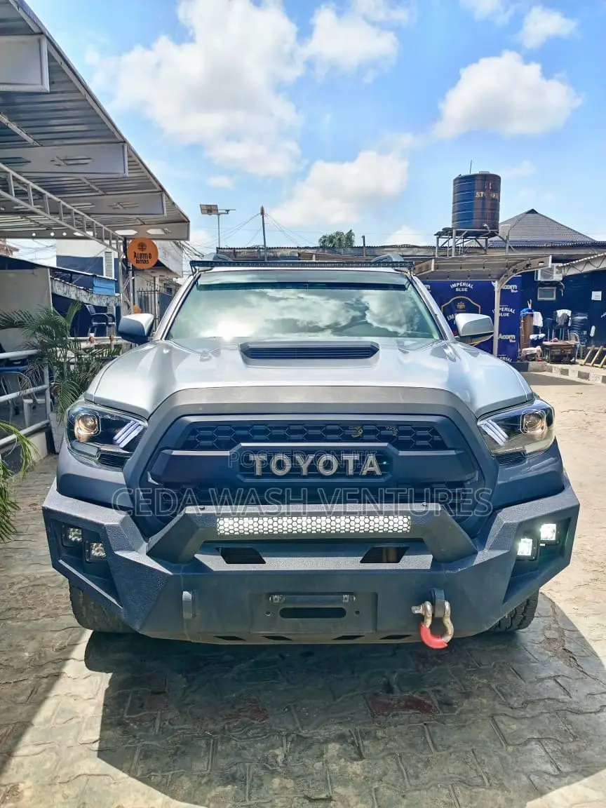 Toyota Tacoma TRD Off Road 2018 Silver