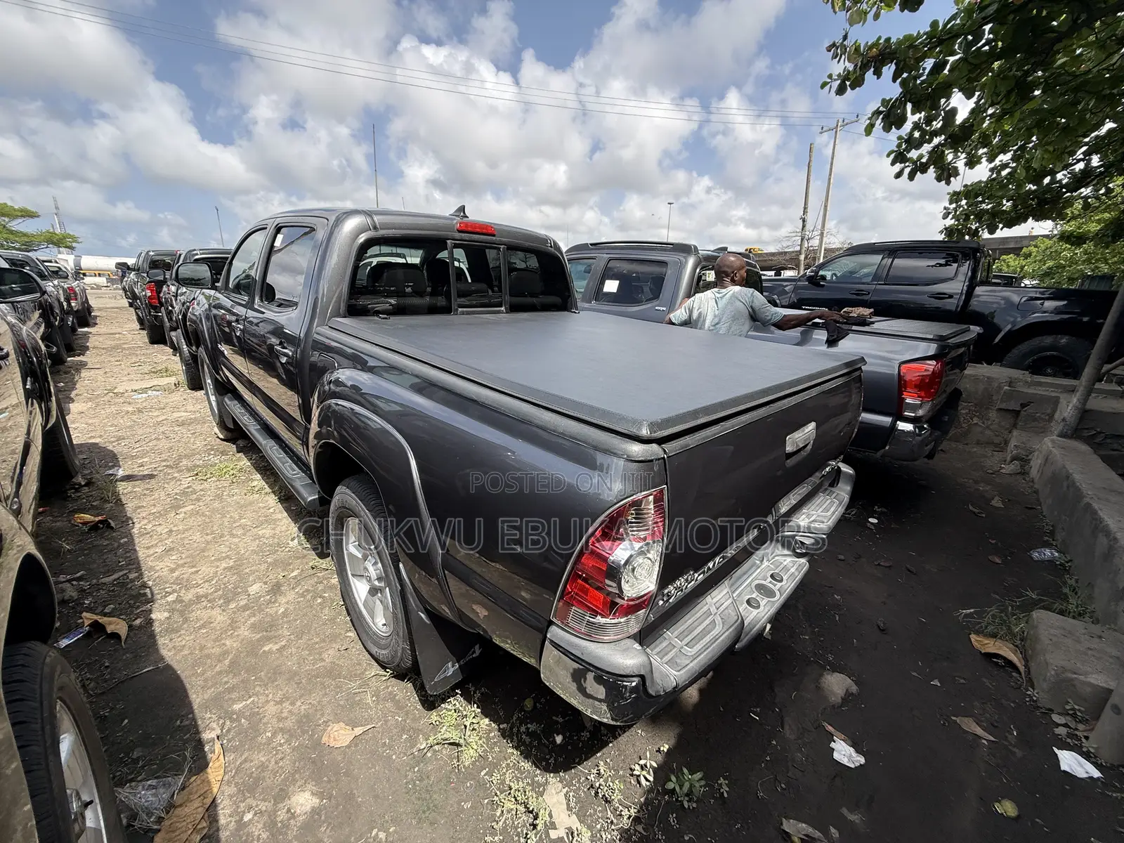 Toyota Tacoma 4dr Access Cab 4WD 6.1 ft. SB (2.7L 4cyl 5M) 2015 Gray