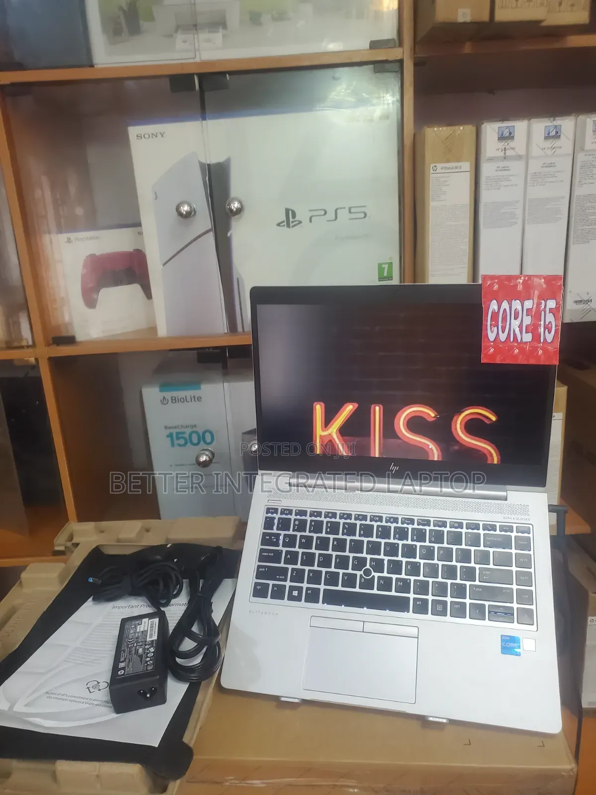 New Laptop HP EliteBook 820 16GB Intel Core 5 SSD 256GB