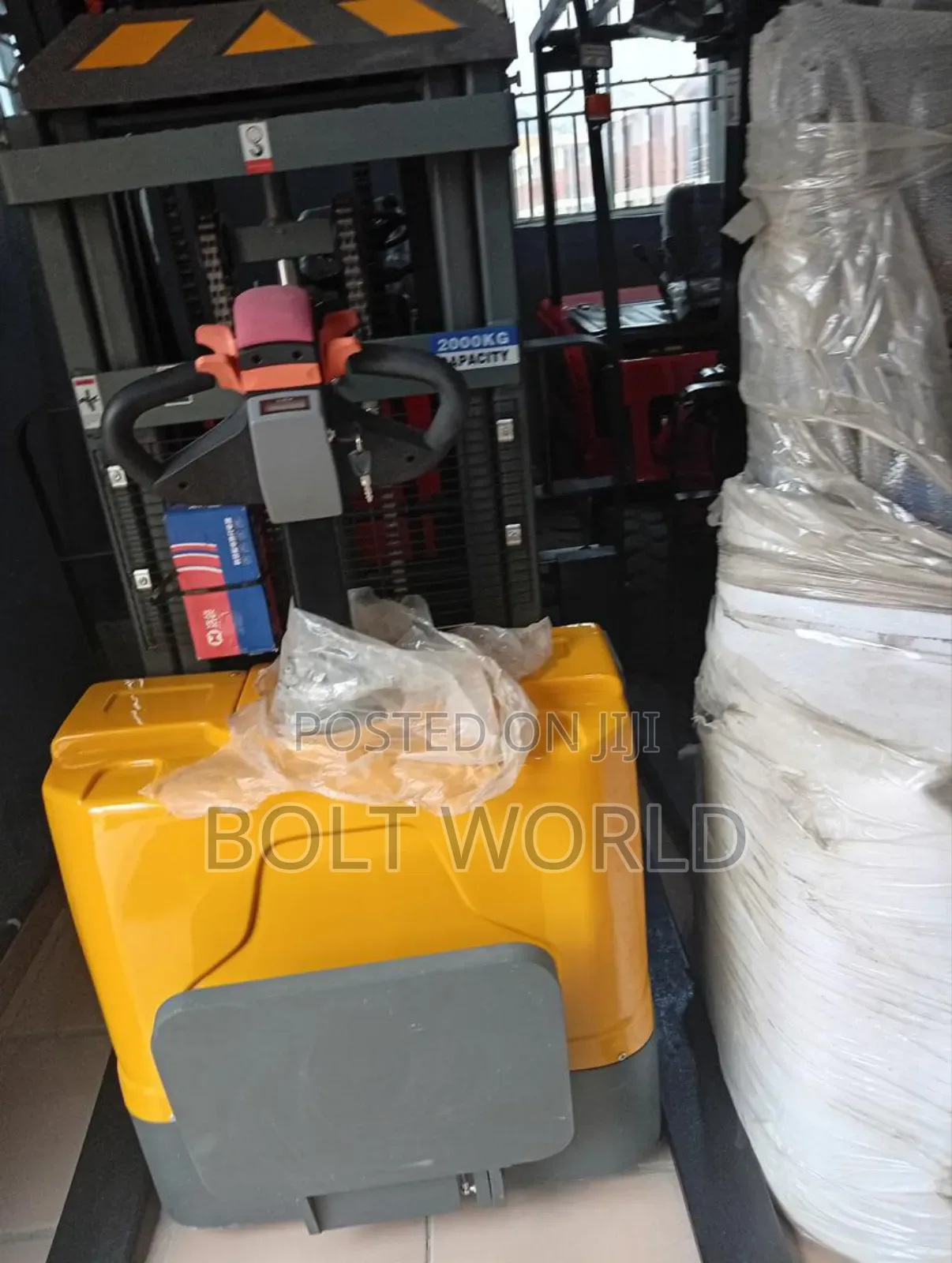 Full Electric Stacker 1.5 Tons By 3 Meters