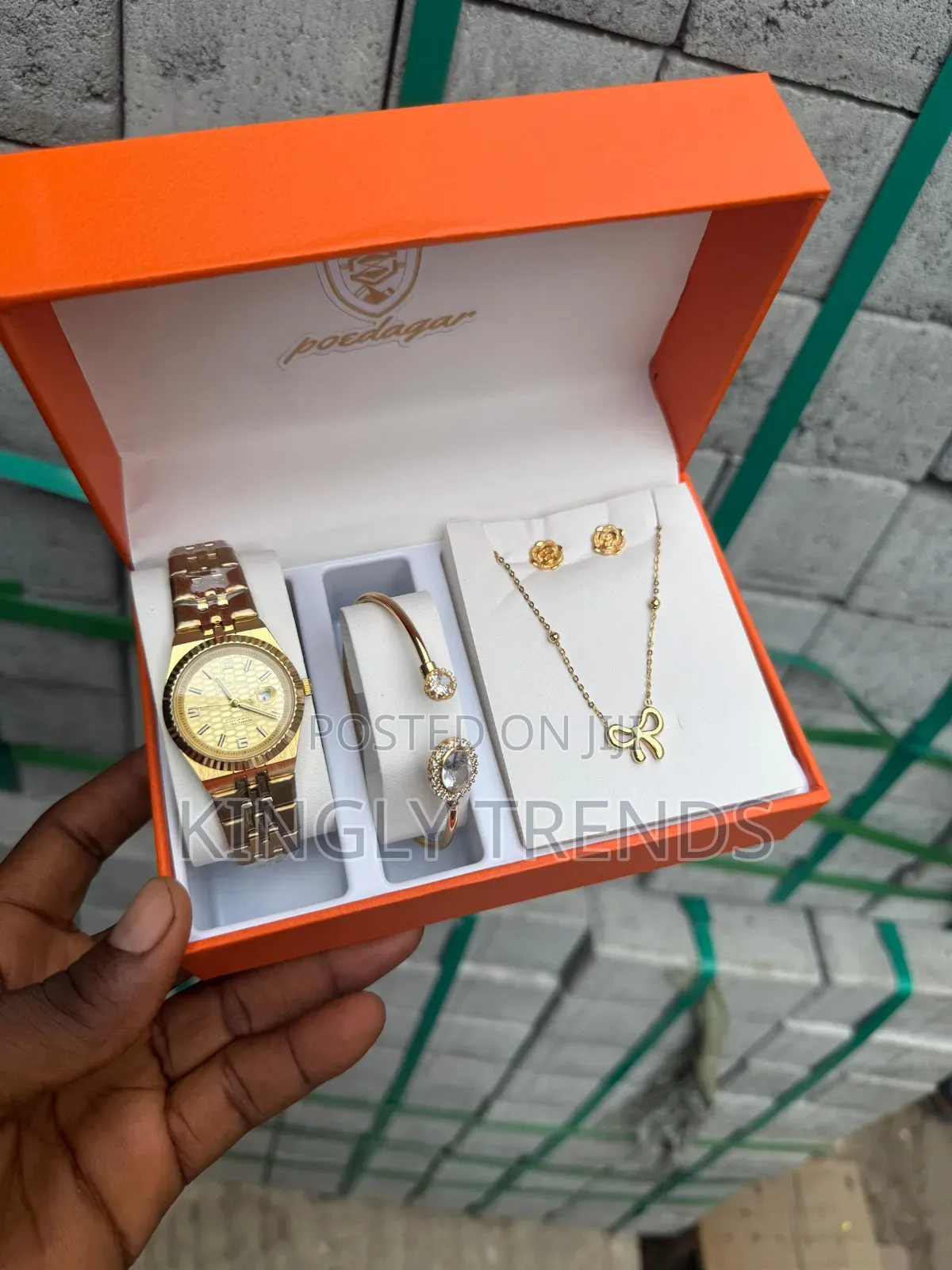Poedagar Female Wristwatch Set