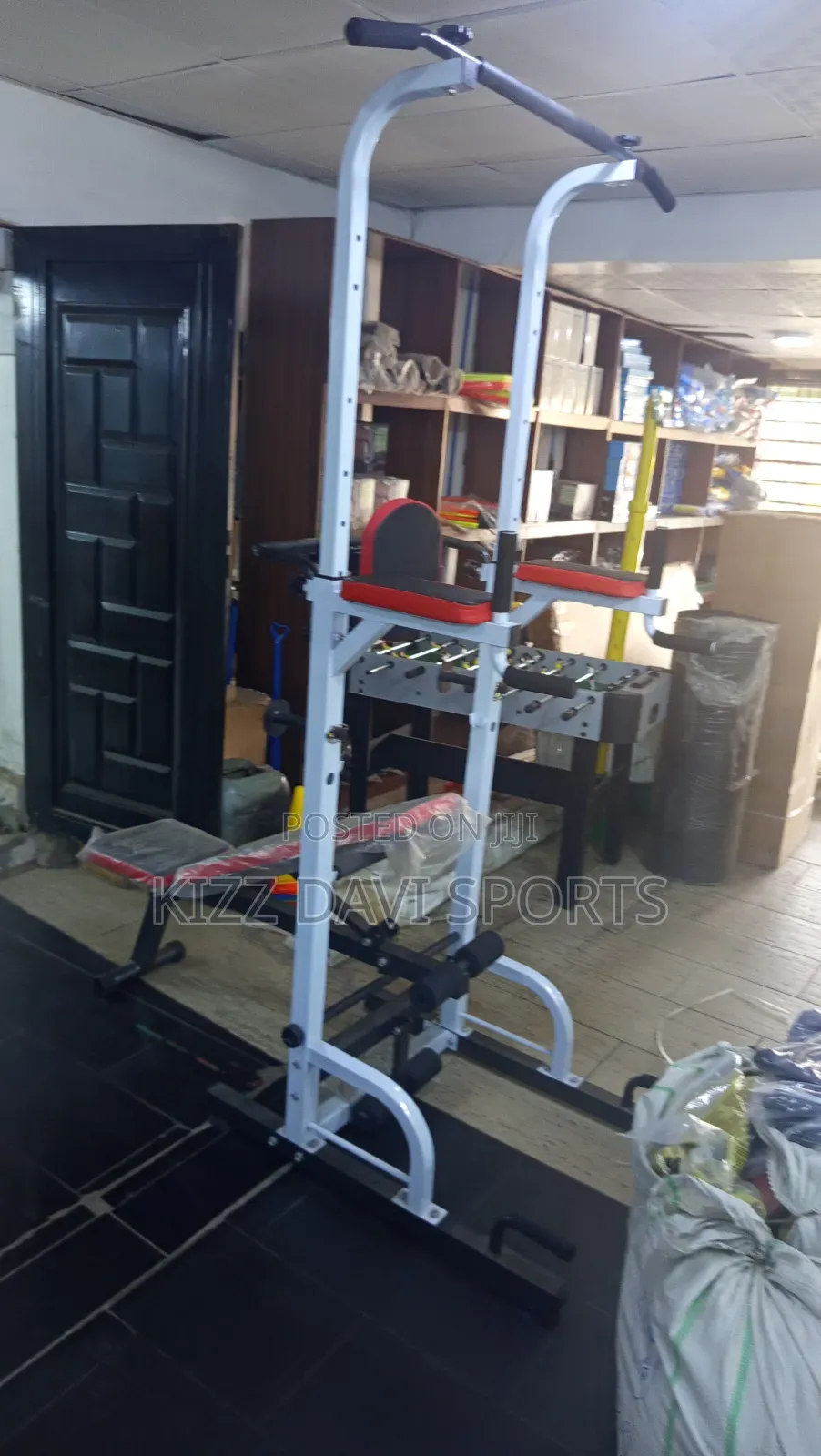 Dip Chin Machine With Sit Up Bench