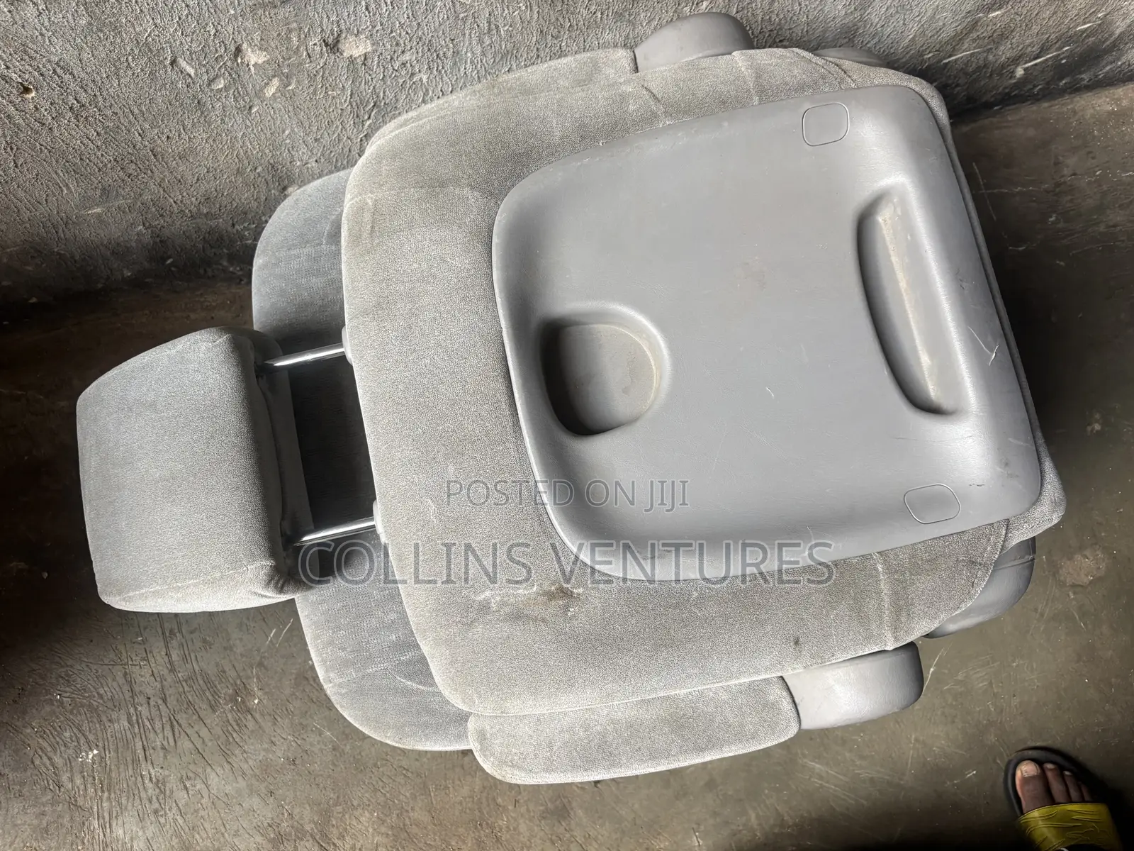 2 Middle Seat Toyota Sienna 2004-08 Available Fabric