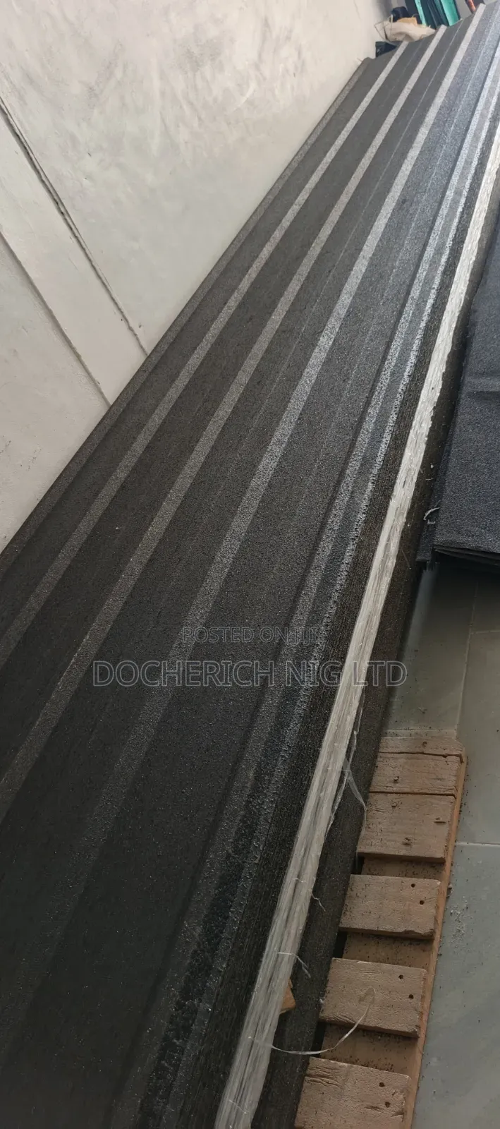 High-Quality, Stone-Coated, Long-Span Roofing Tiles Made From Stone.