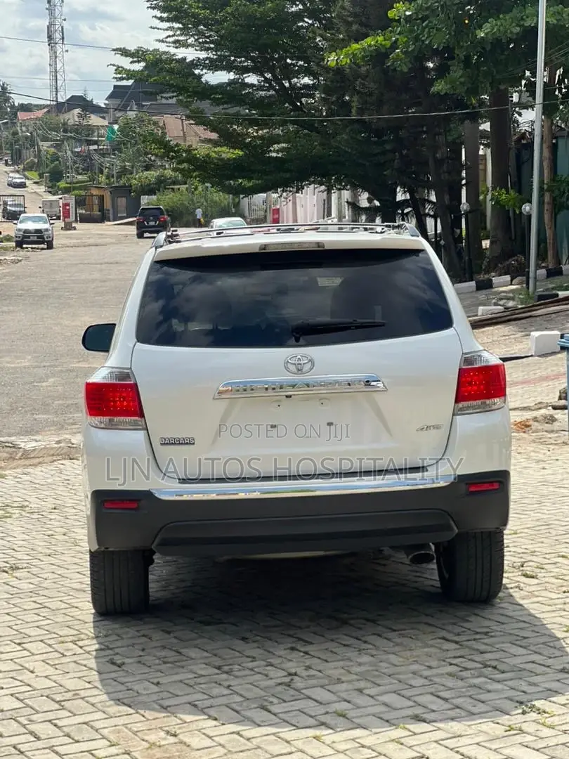 Toyota Highlander Limited 3.5l 4WD 2013 White