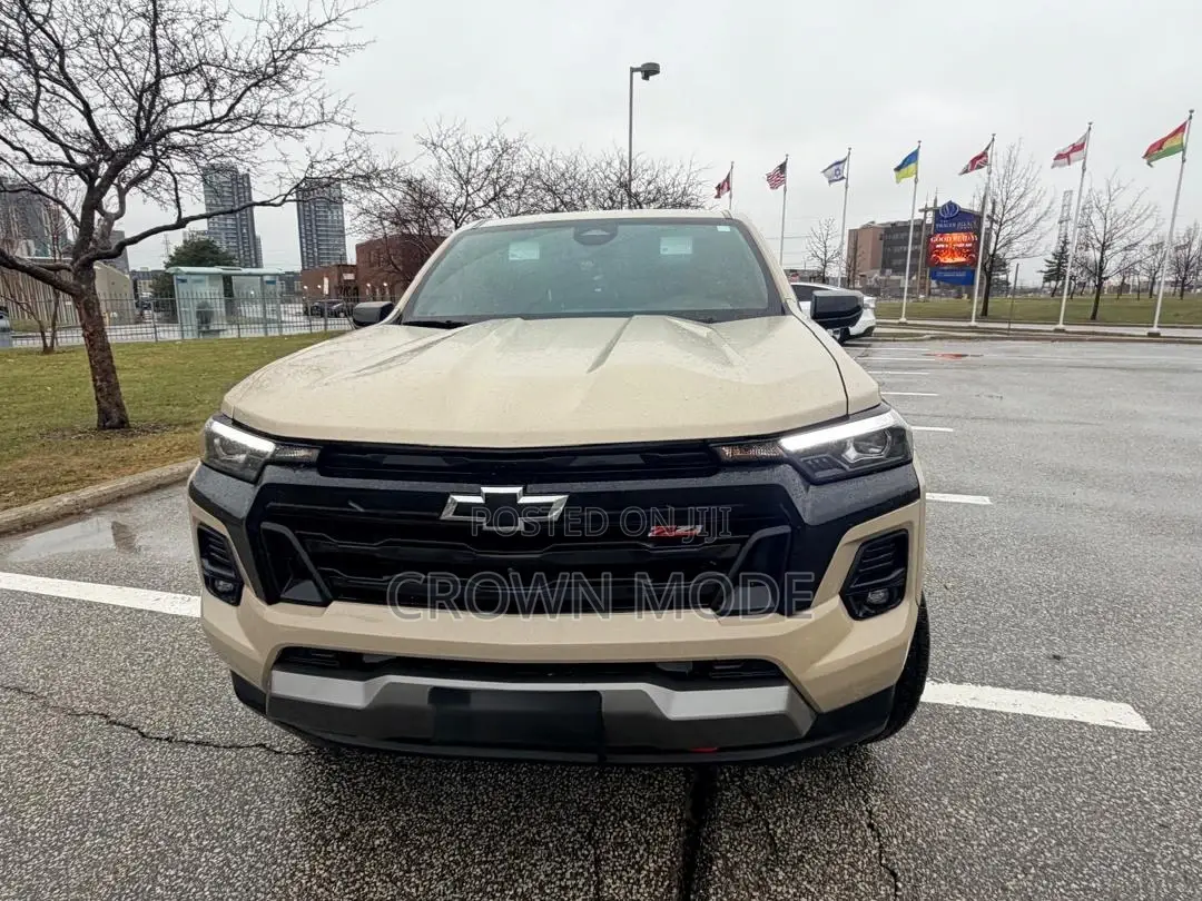 Chevrolet Colorado 2024 Beige