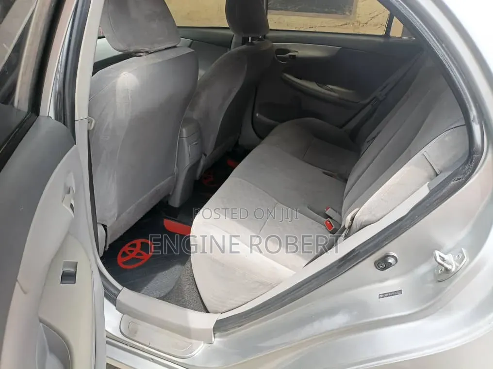 Toyota Corolla 2009 Silver