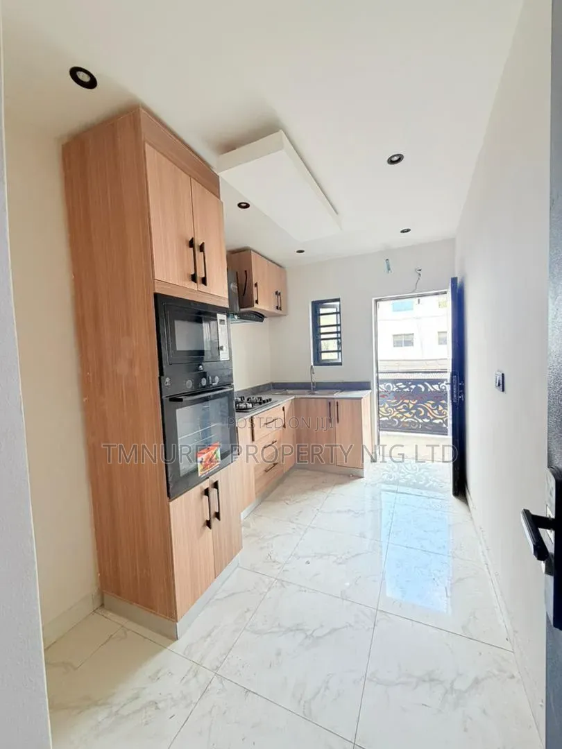 3bdrm Apartment in Gbagada Estate, Atunrase Medina for sale