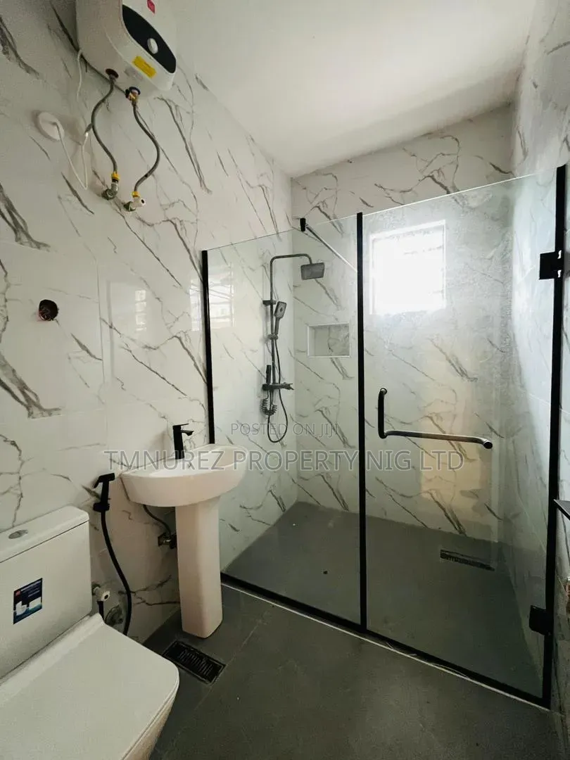 5bdrm Duplex in Omole for sale
