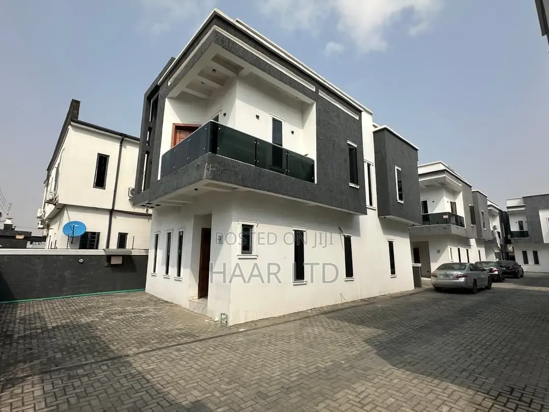 4bdrm Duplex in Lekki Phase 2 for rent
