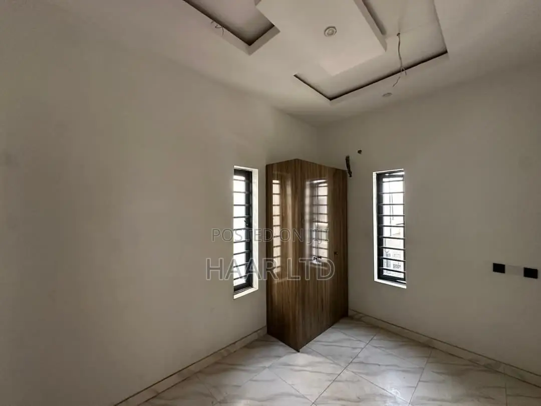 4bdrm Duplex in Lekki Phase 2 for rent