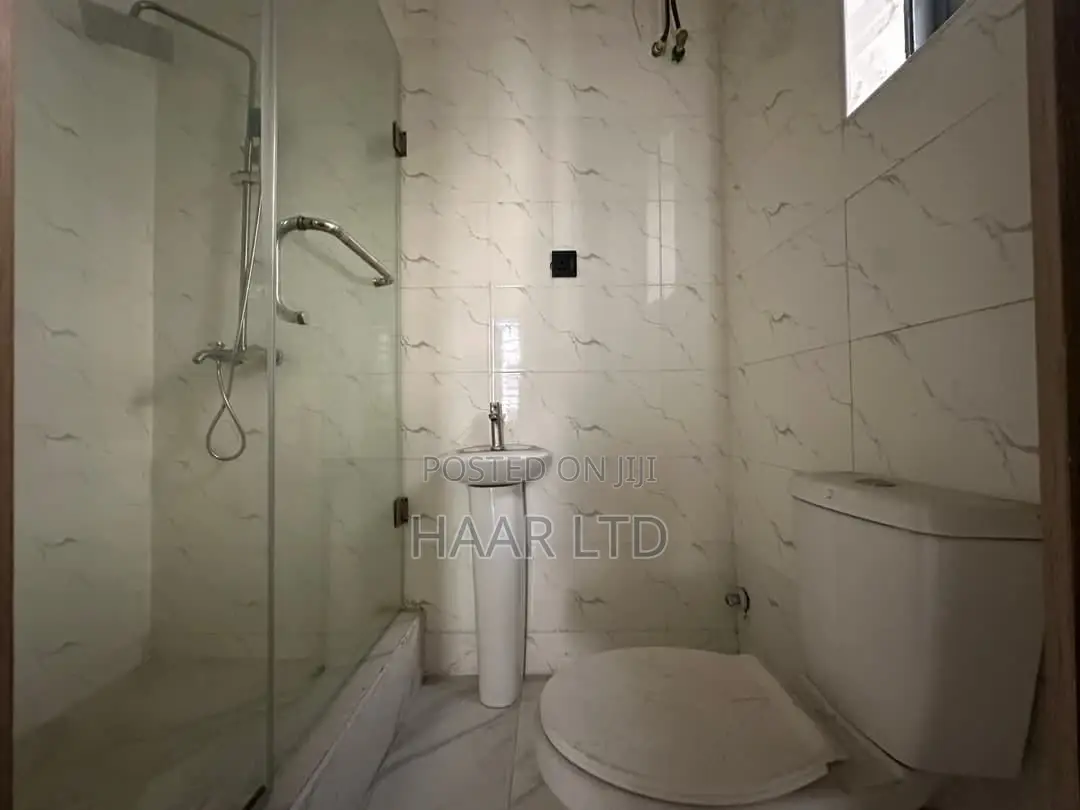 4bdrm Duplex in Lekki Phase 2 for rent