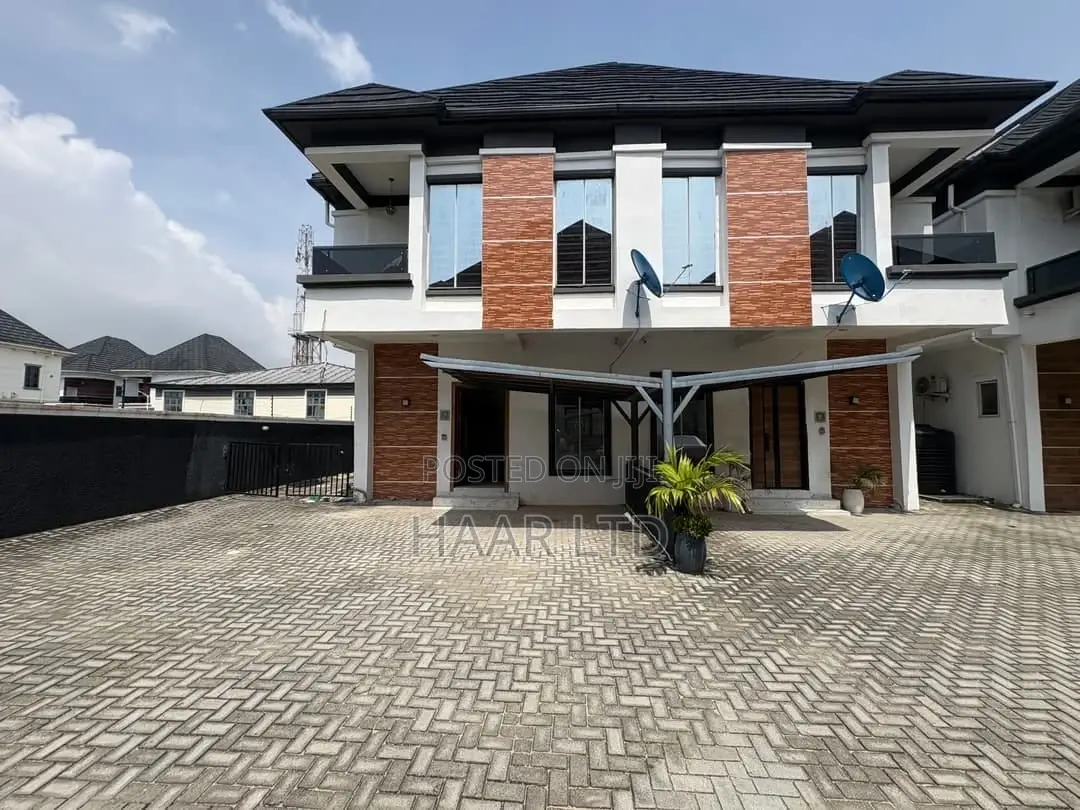 4bdrm Duplex in Lekki Phase 2 for rent