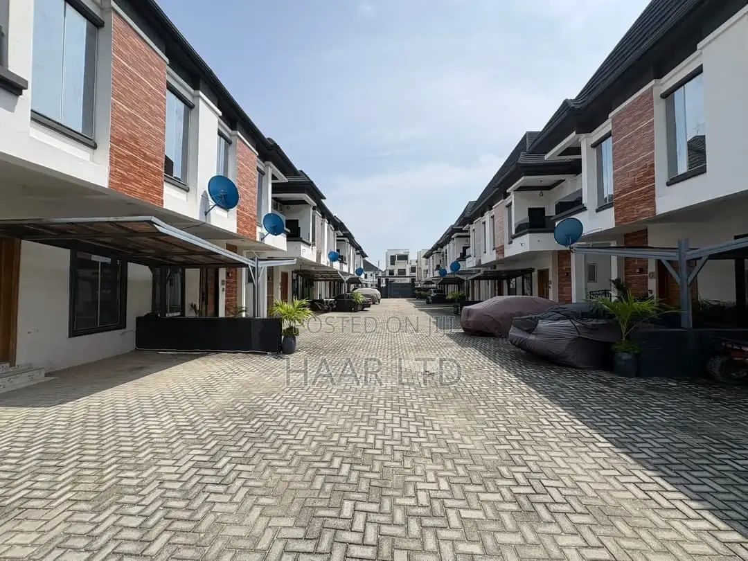 4bdrm Duplex in Lekki Phase 2 for rent