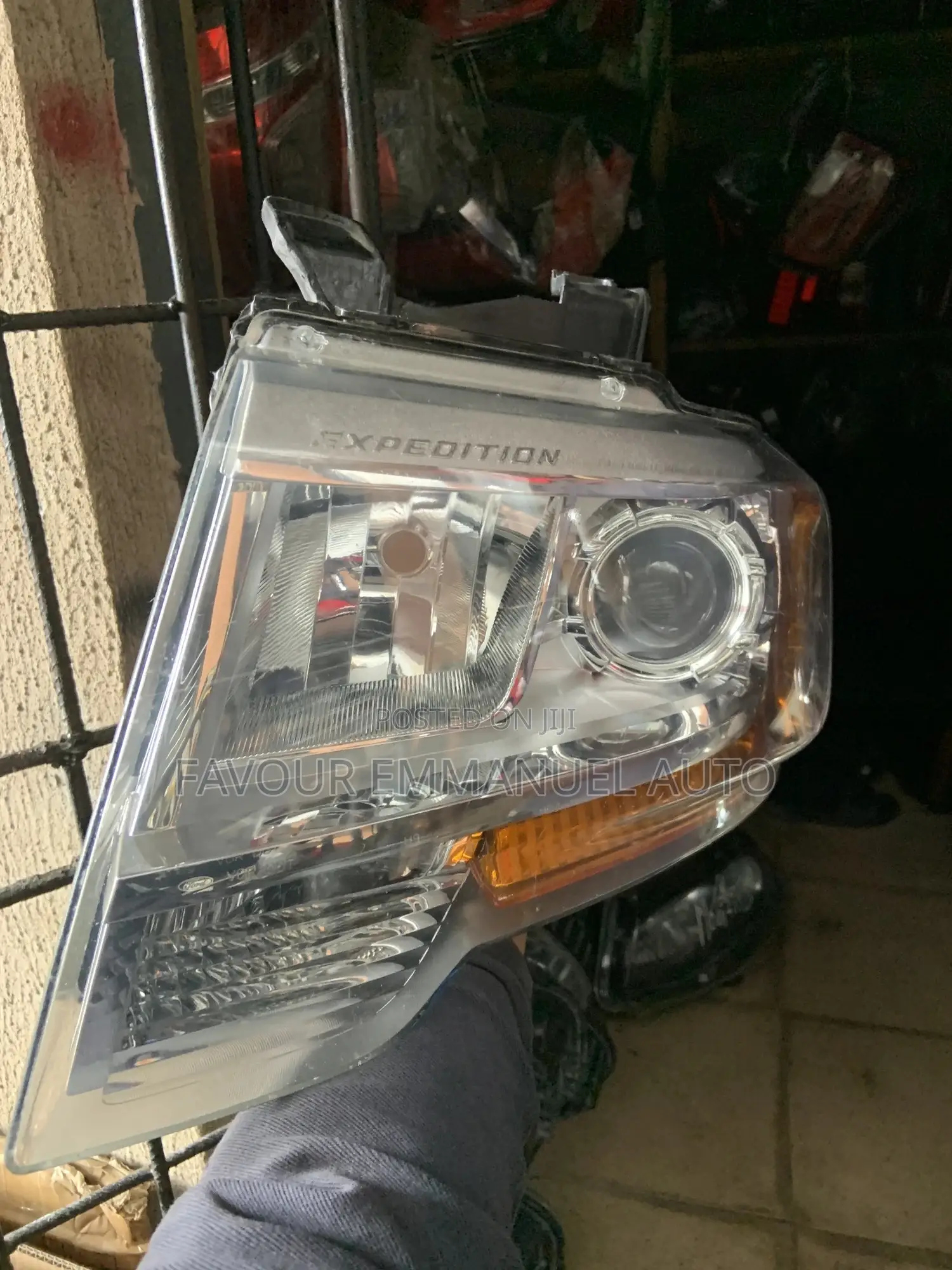 Headlamp Ford Expedition 2017