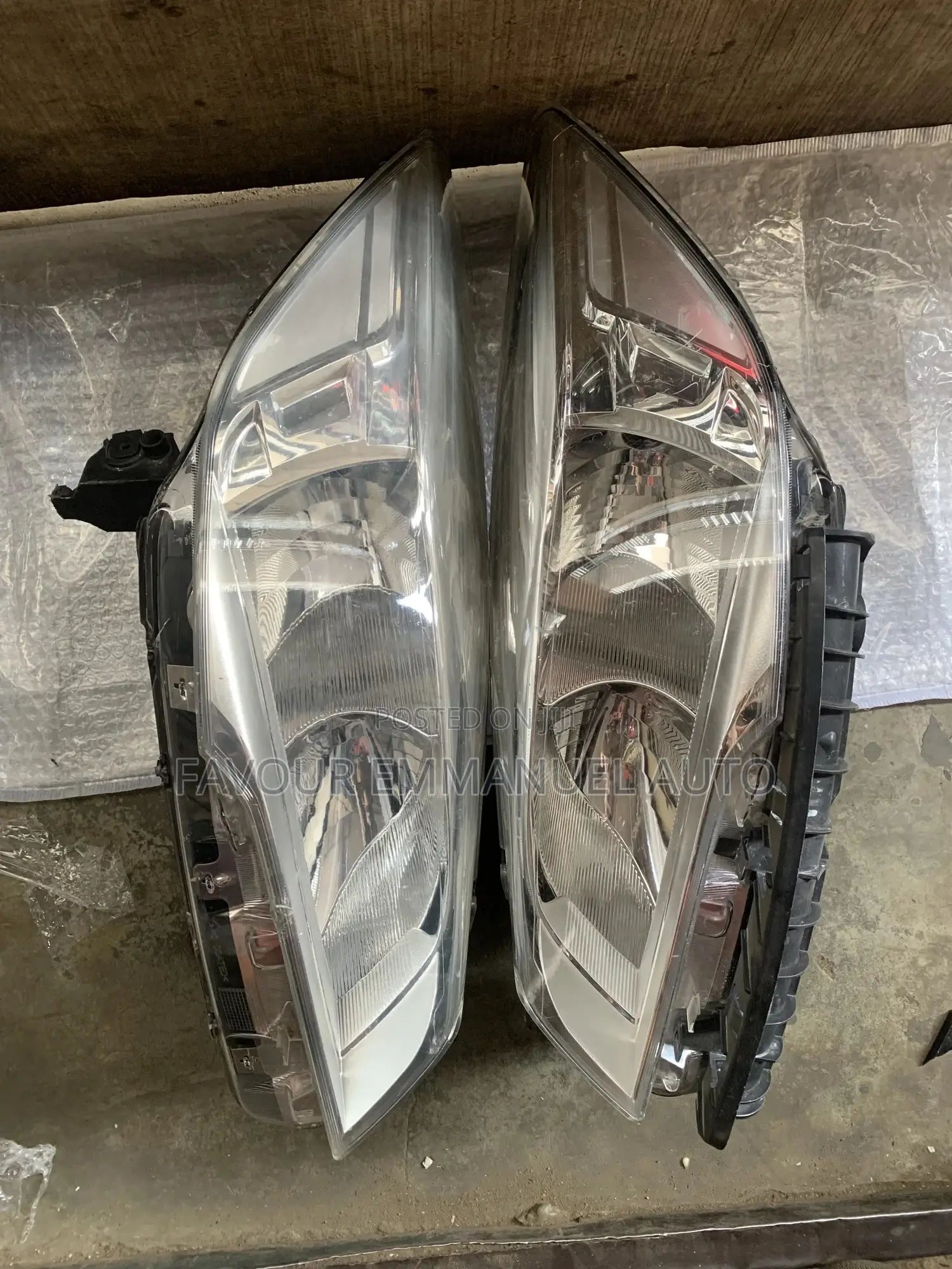 Headlamp Ford Escape 2013