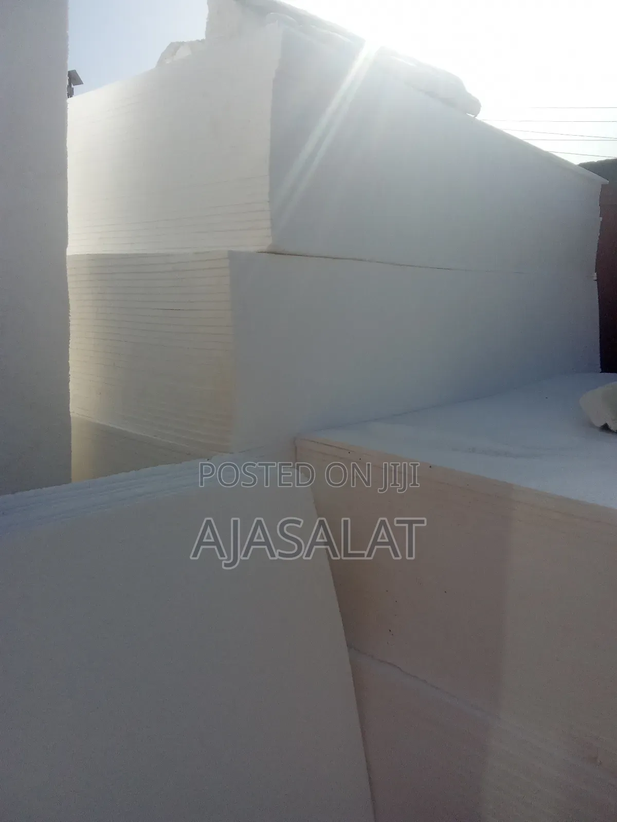 Polystyrene Bord and Parapet