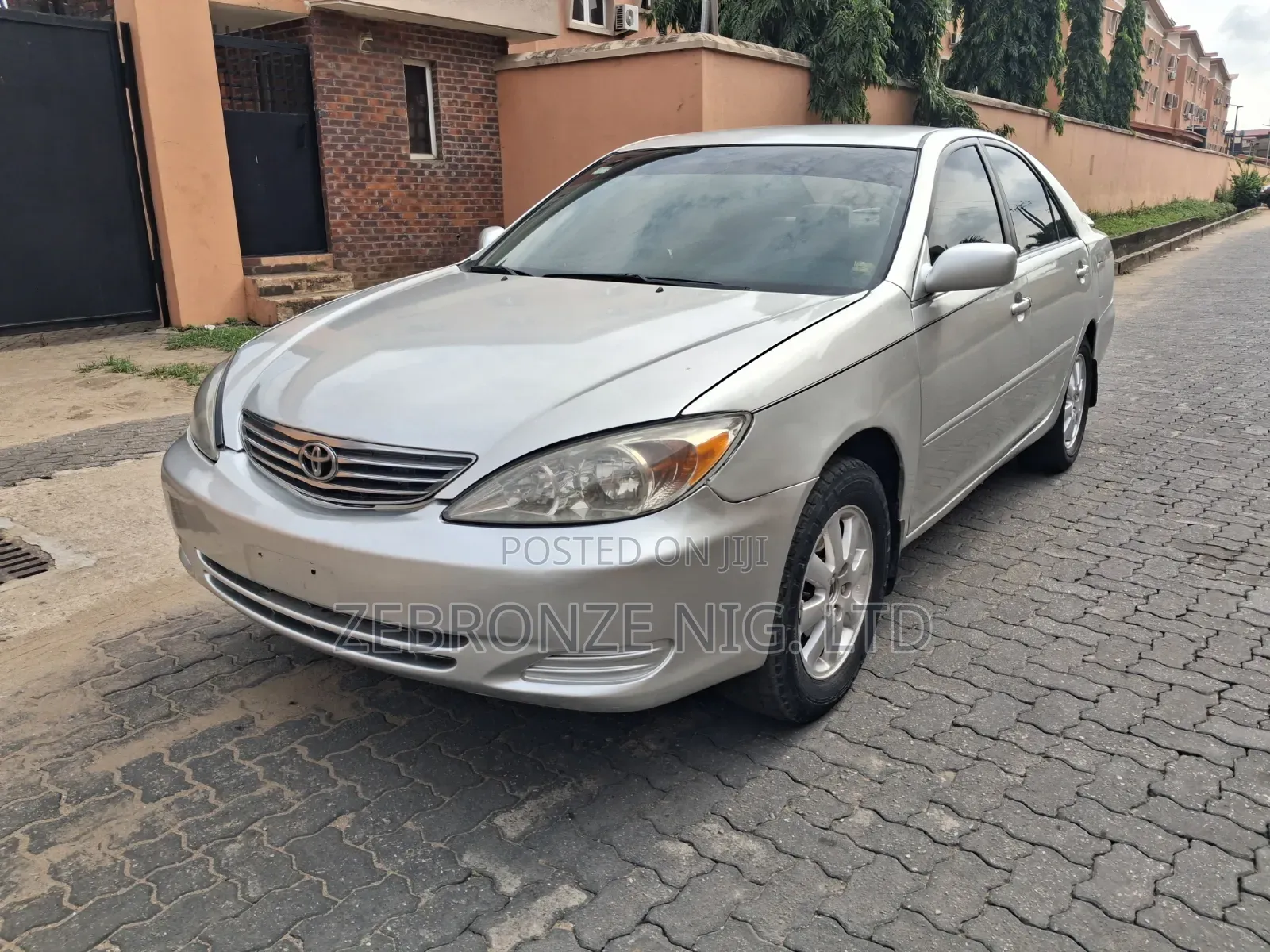 Toyota Camry LE 4dr Sedan (2.4L 4cyl 4A) 2004 Silver