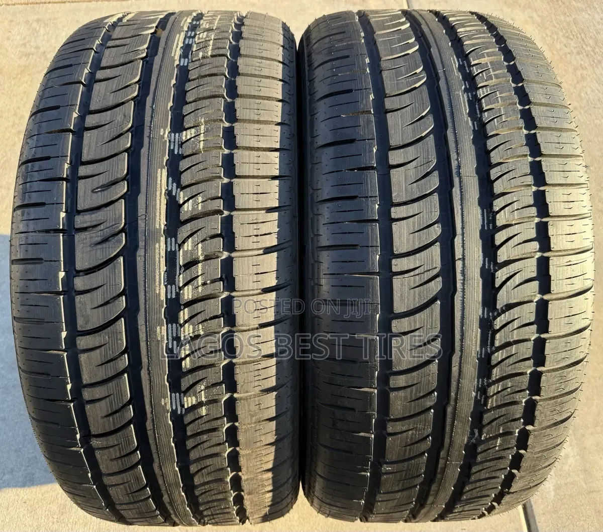 Premium Performance: Pair of Pirelli Scorpion Zero (305/40 Zr22)