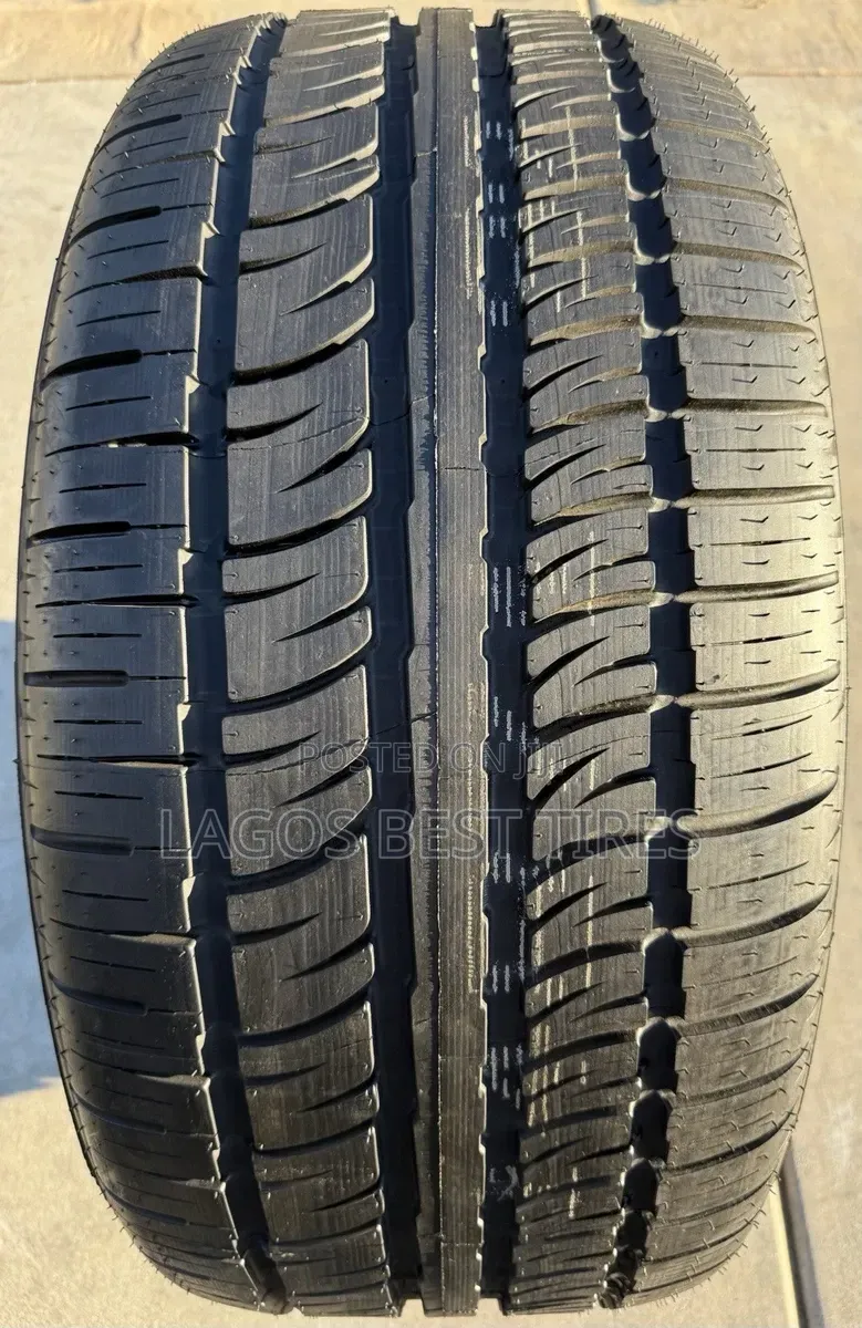 Premium Performance: Pair of Pirelli Scorpion Zero (305/40 Zr22)