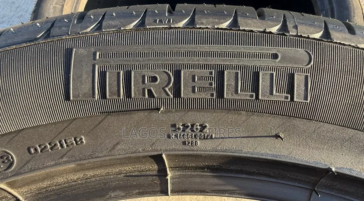 Premium Performance: Pair of Pirelli Scorpion Zero (305/40 Zr22)