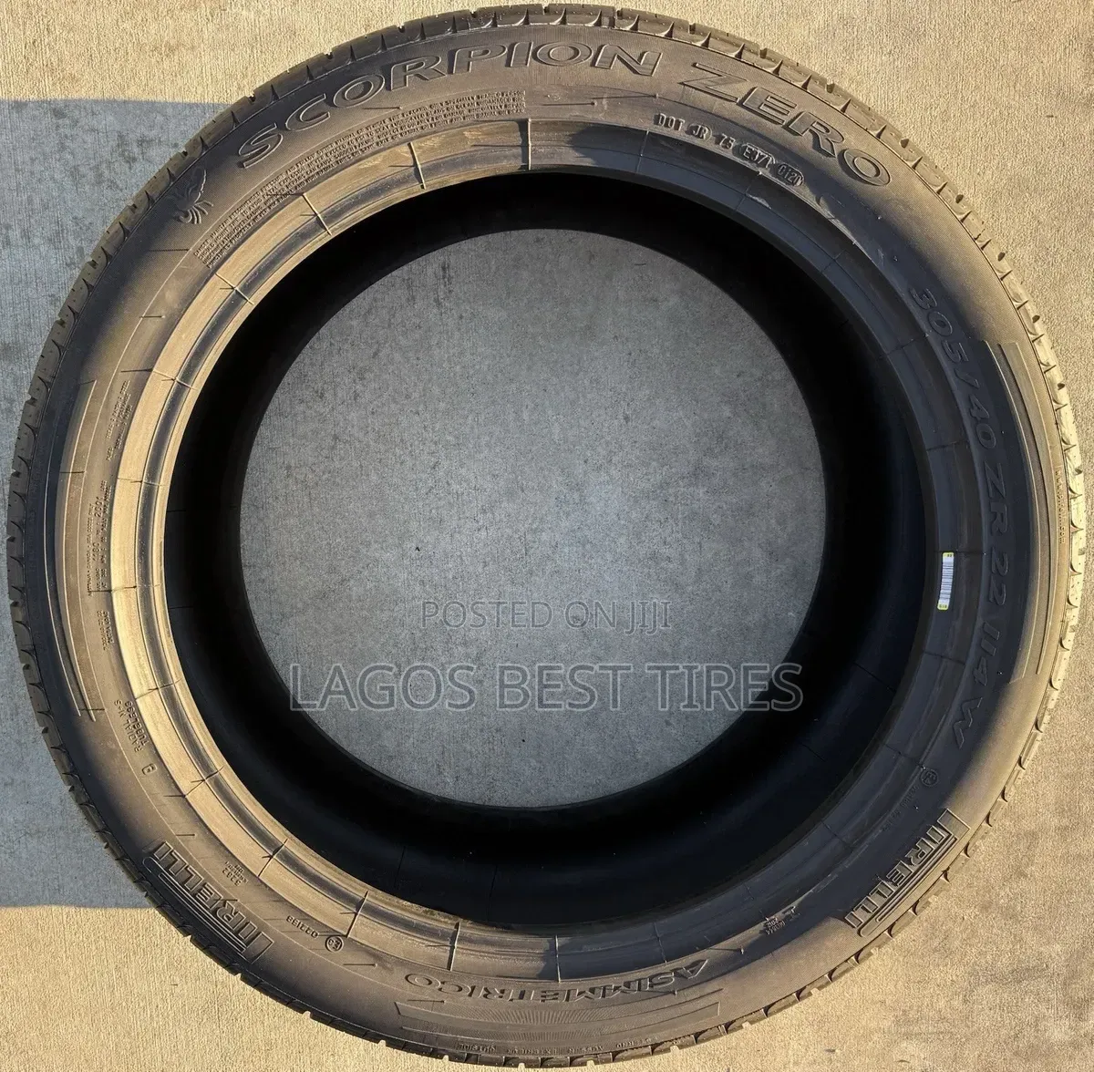 Premium Performance: Pair of Pirelli Scorpion Zero (305/40 Zr22)