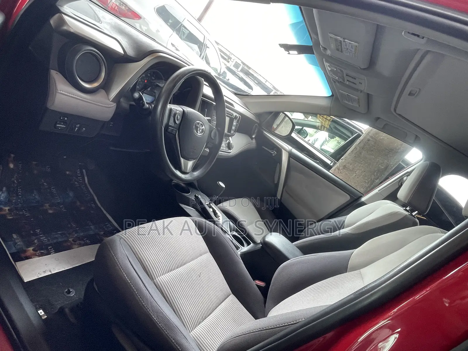 Toyota RAV4 XLE 4dr SUV AWD (2.5L 4cyl 6A) 2014 Red