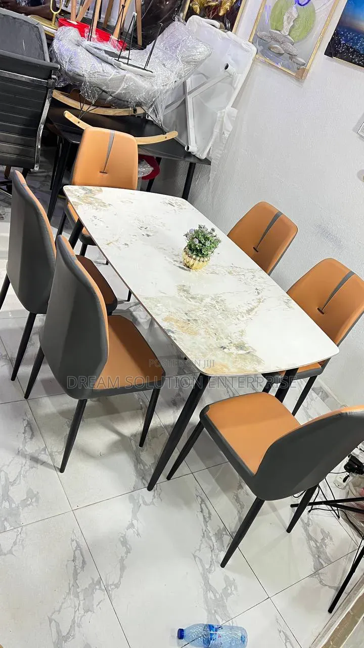 Beautiful Dinning Table With Six Chairs