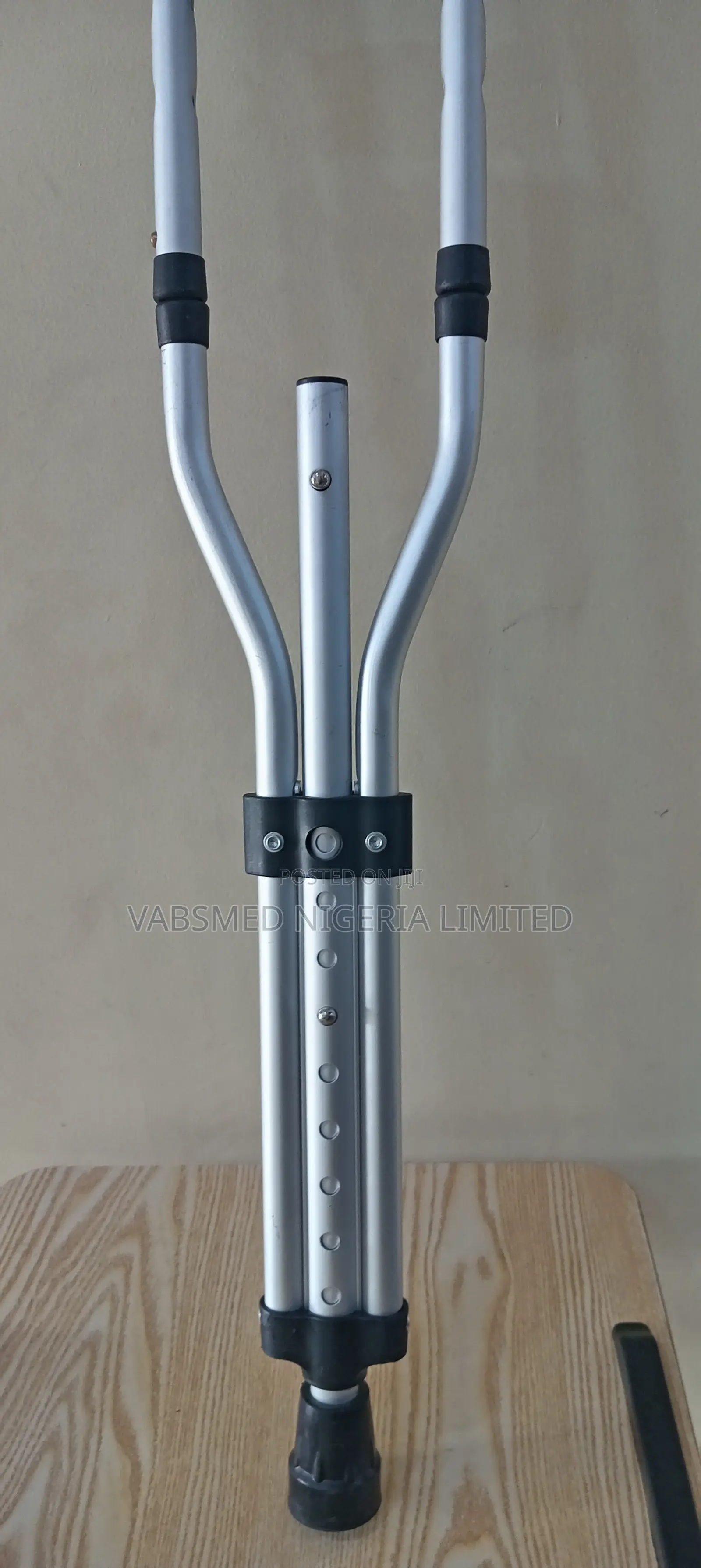 Underarm Folding Crutches