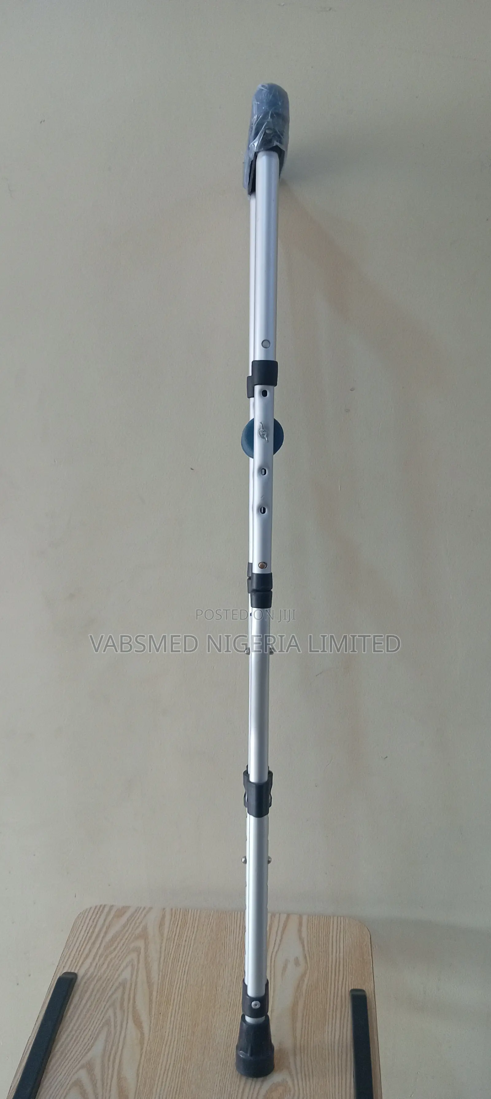 Underarm Folding Crutches