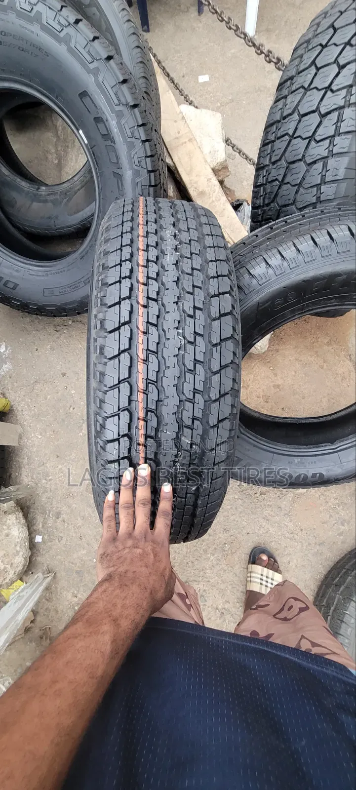 Original Bridgestone Dueler 255/70/18 - Heavy Duty/High Comfort