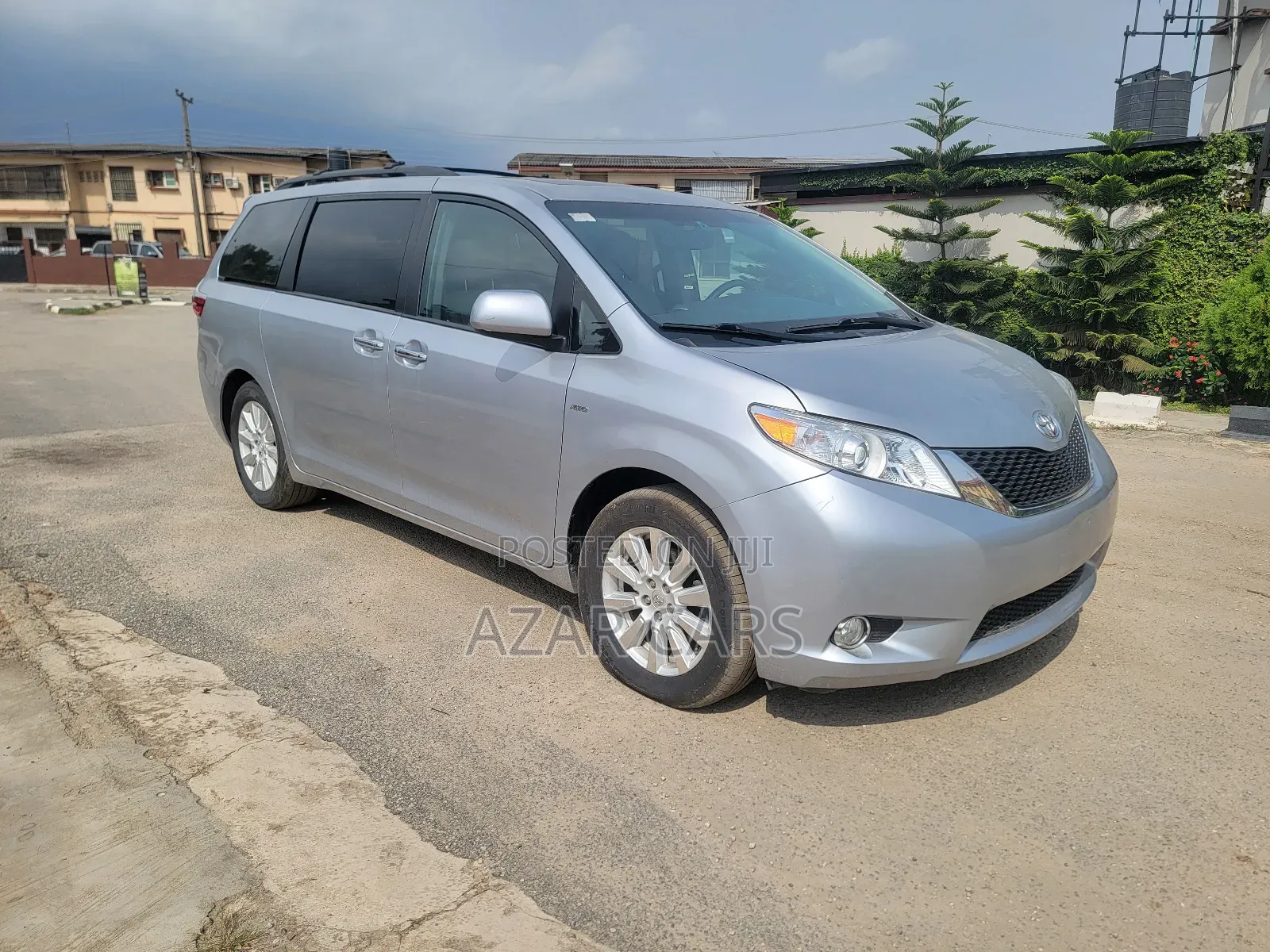 Toyota Sienna XLE Premium 7 Passenger (3.5L 6cyl 8A) 2017 Silver