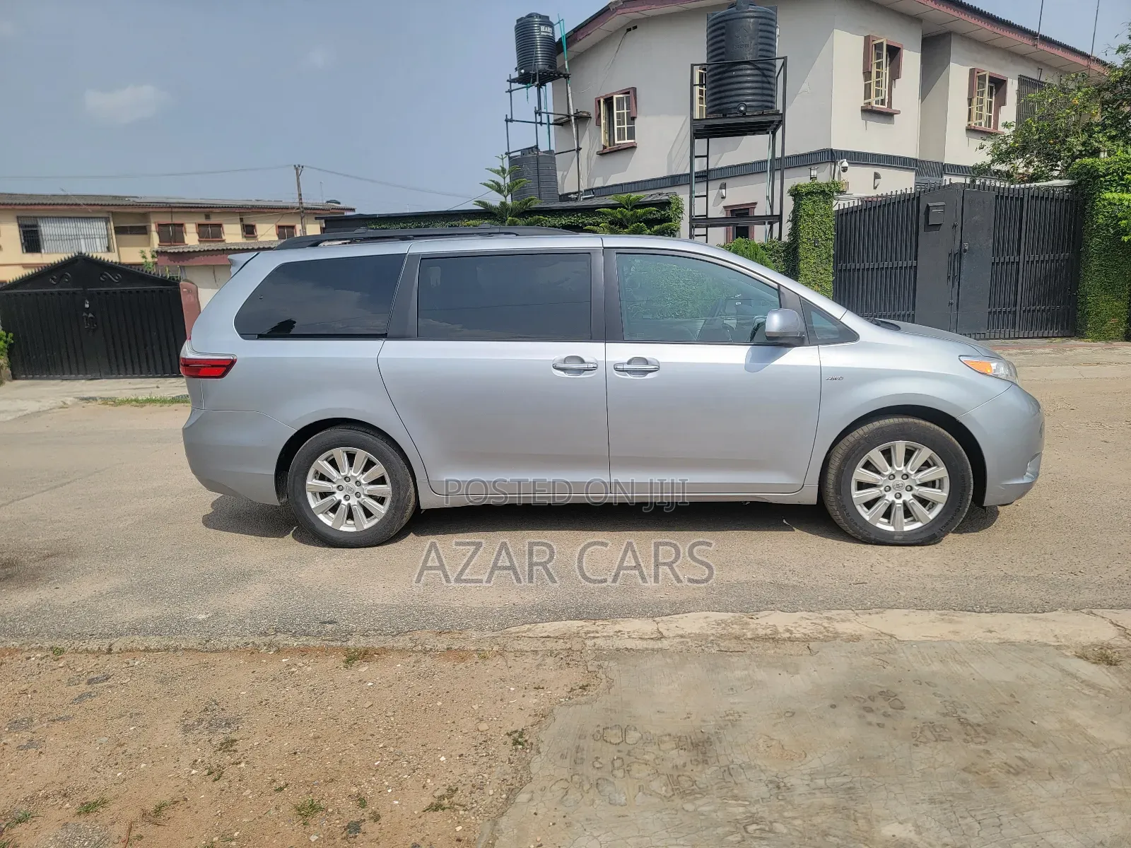 Toyota Sienna XLE Premium 7 Passenger (3.5L 6cyl 8A) 2017 Silver