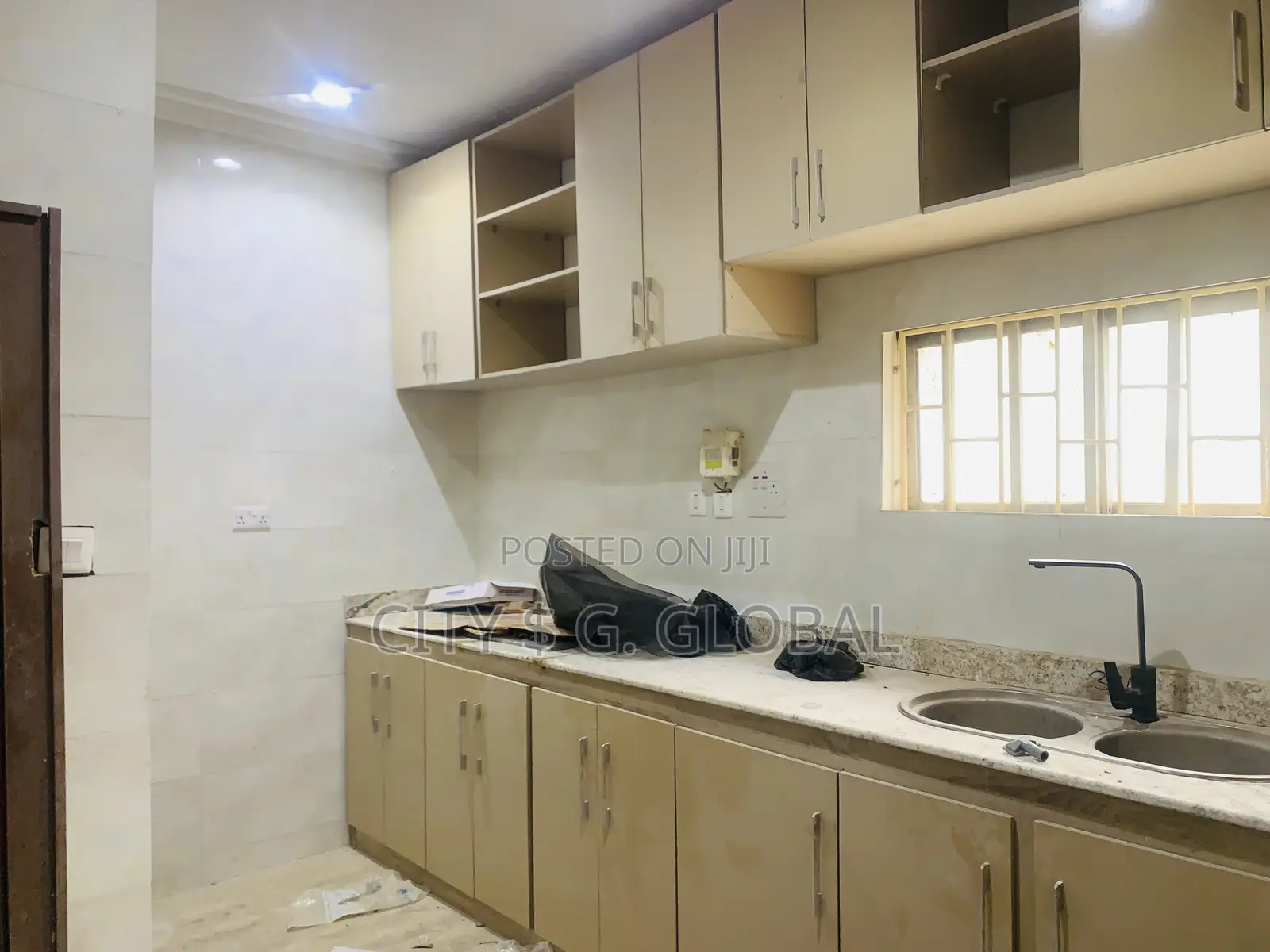 4 Bedroom Semi Detached Terrace