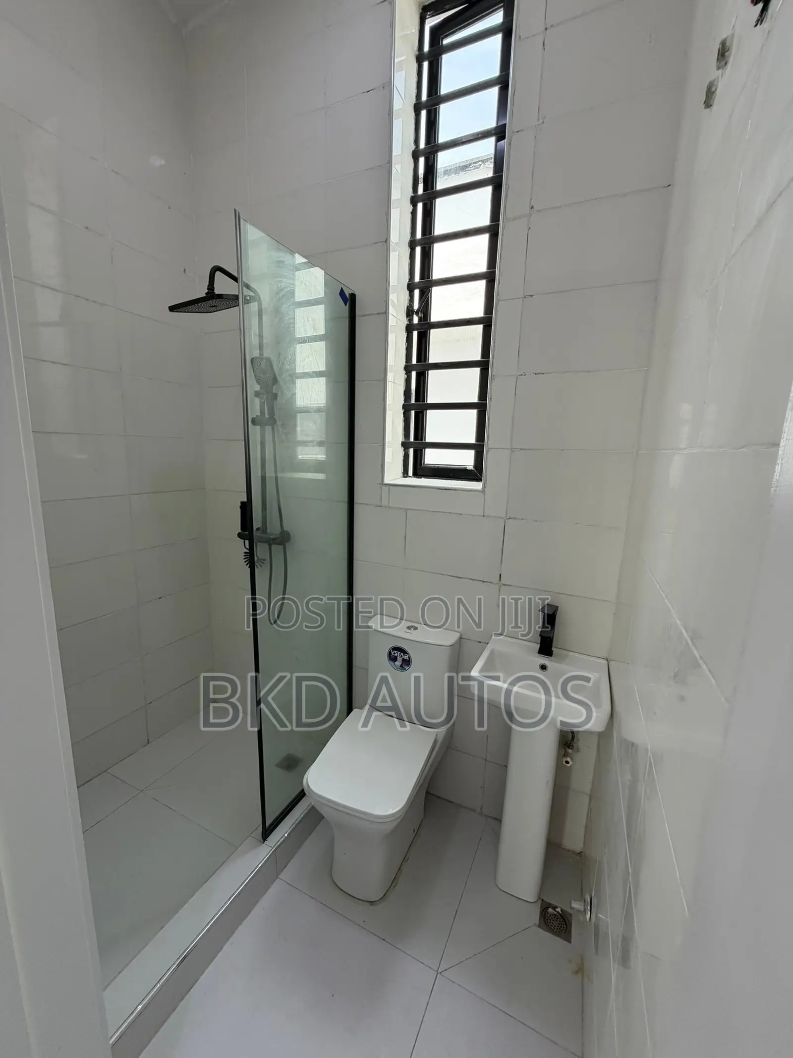3bdrm Duplex in Ikota for sale