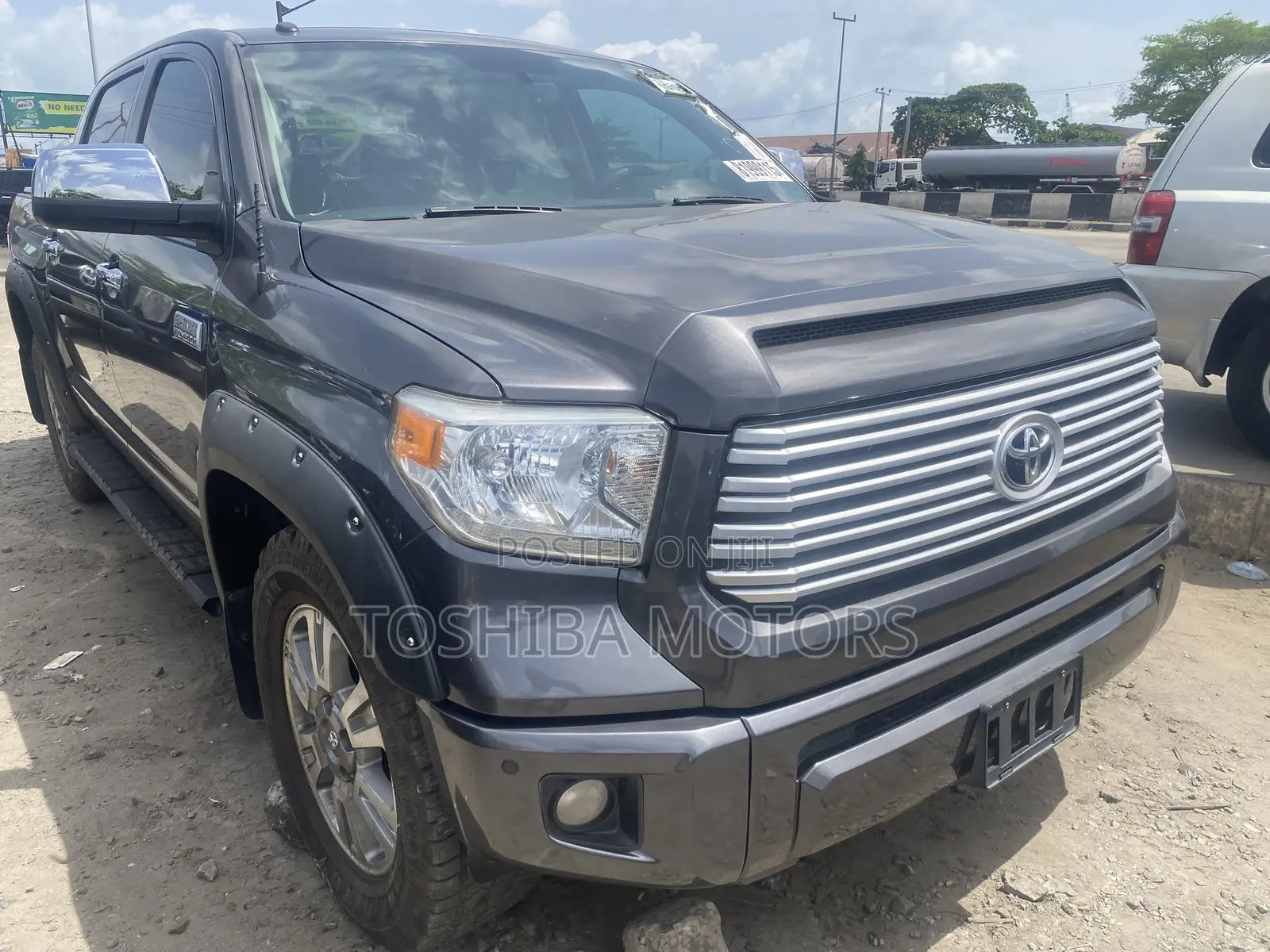 Toyota Tundra 2017 Gray