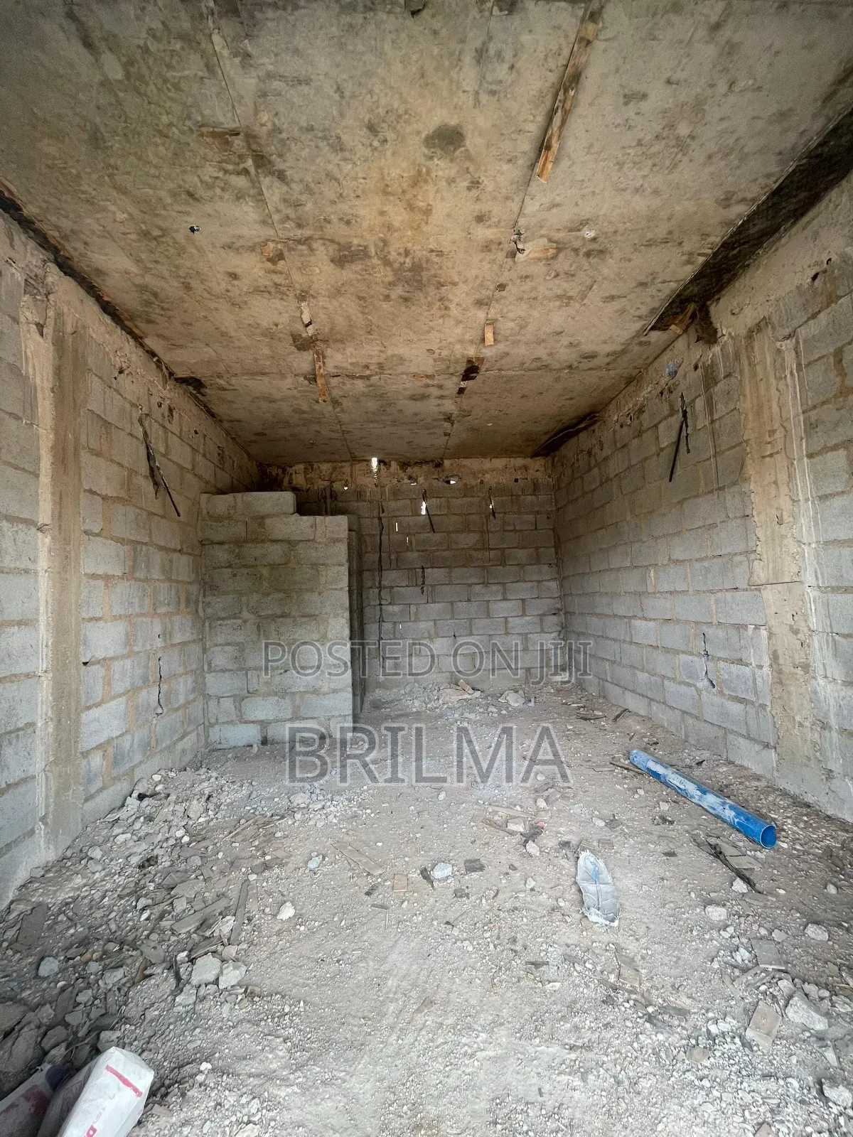 40sqm Space In Lifecamp For Sale