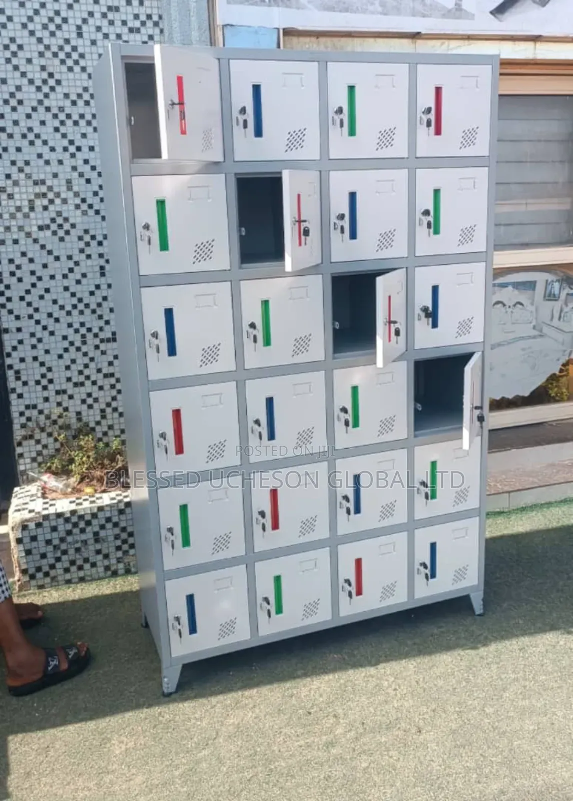 New Design of 24 Doors Locker With Key and Padlock