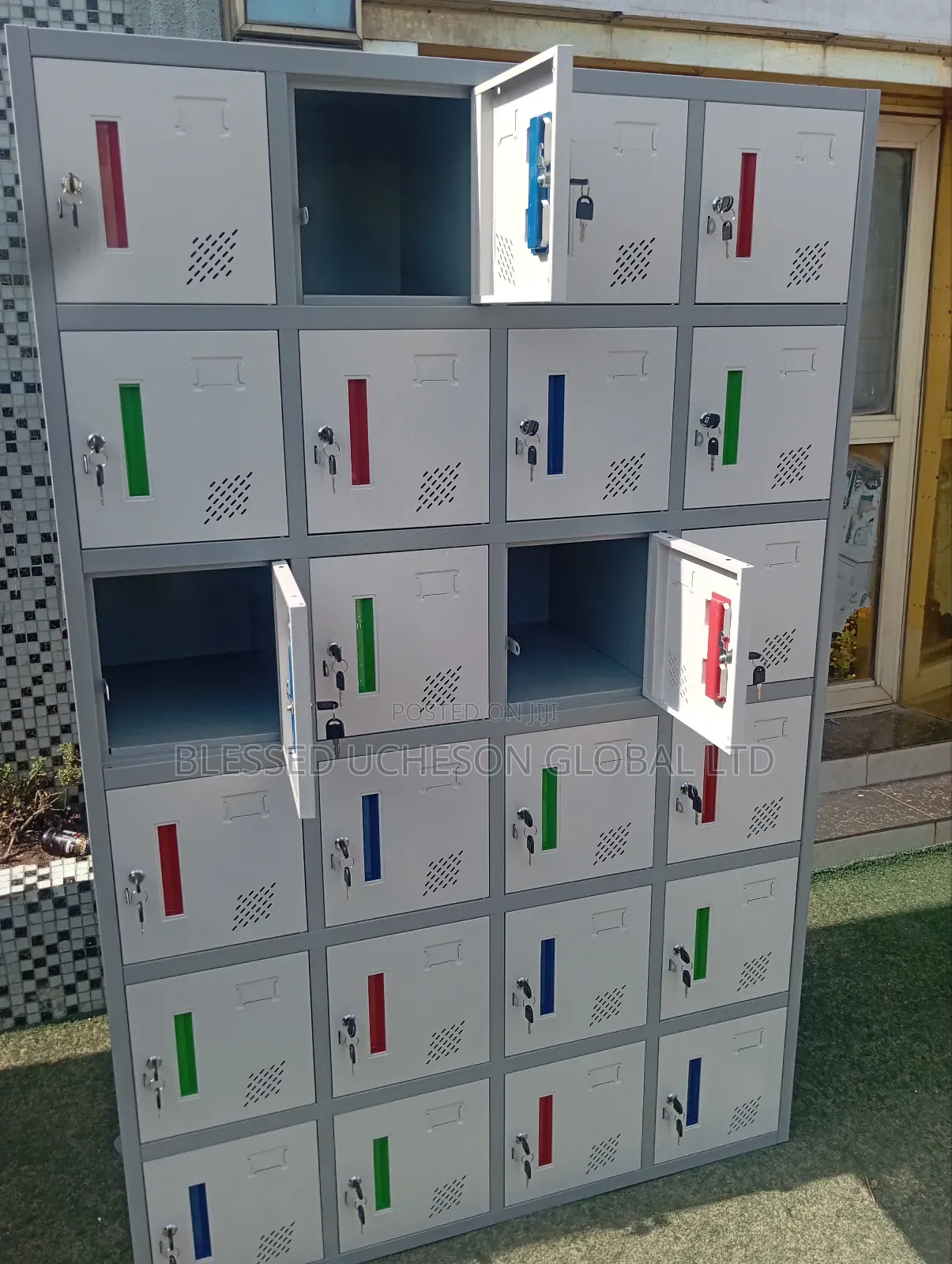 New Design of 24 Doors Locker With Key and Padlock