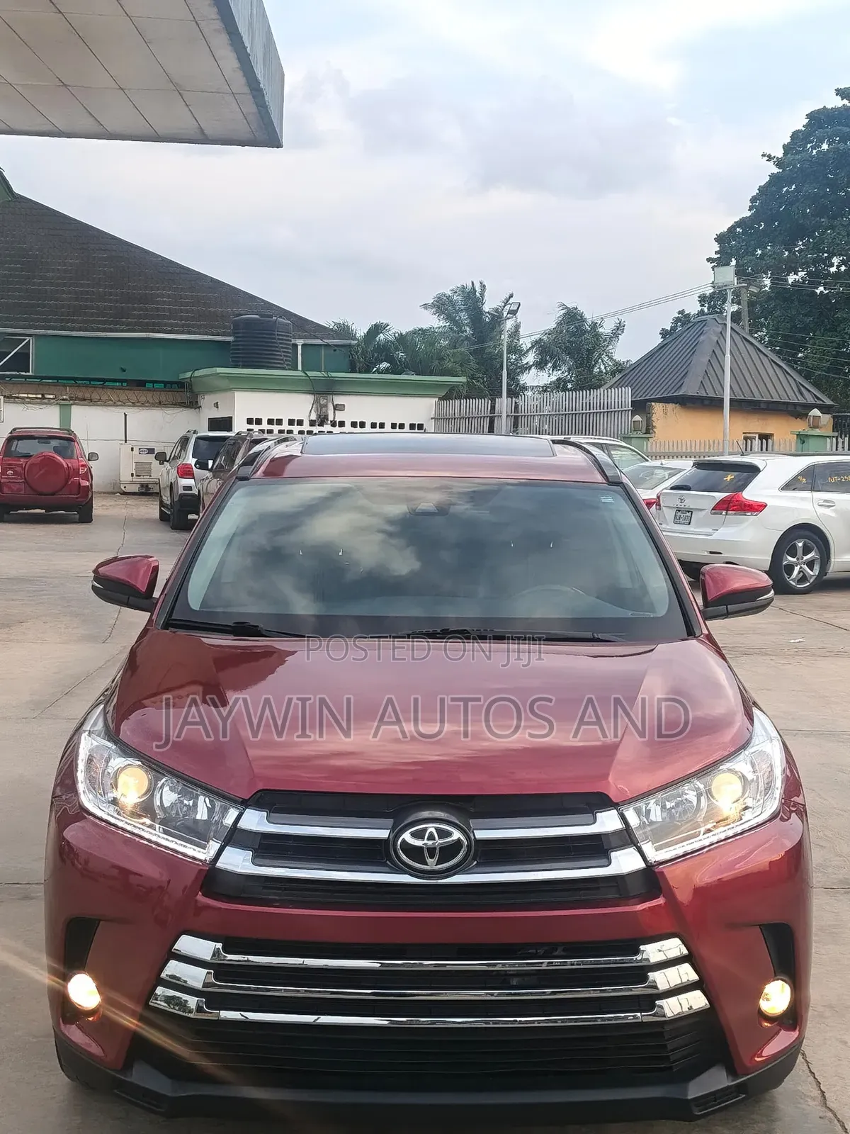 Toyota Highlander SE 4x4 V6 (3.5L 6cyl 8A) 2017 Burgundy