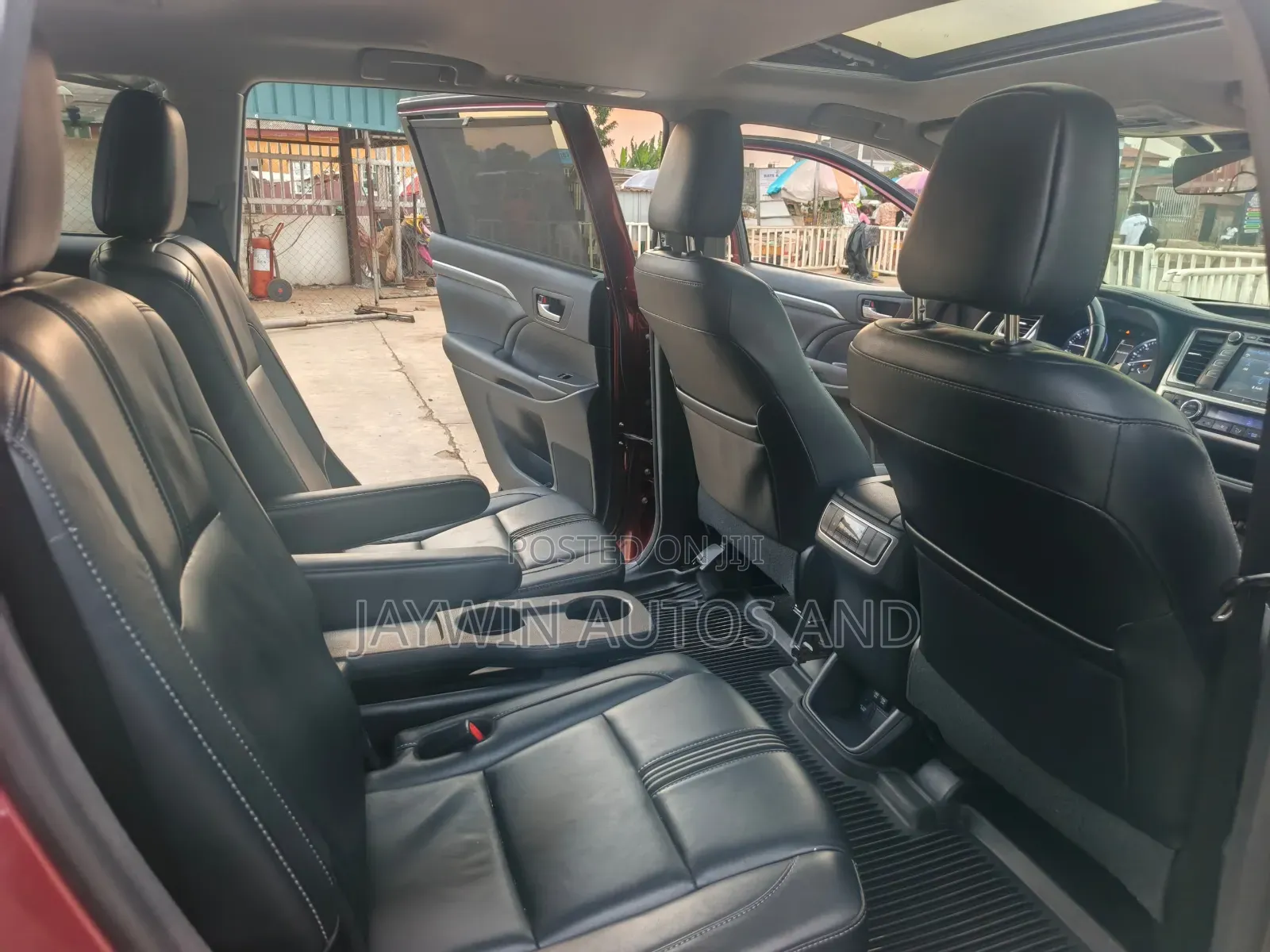 Toyota Highlander SE 4x4 V6 (3.5L 6cyl 8A) 2017 Burgundy