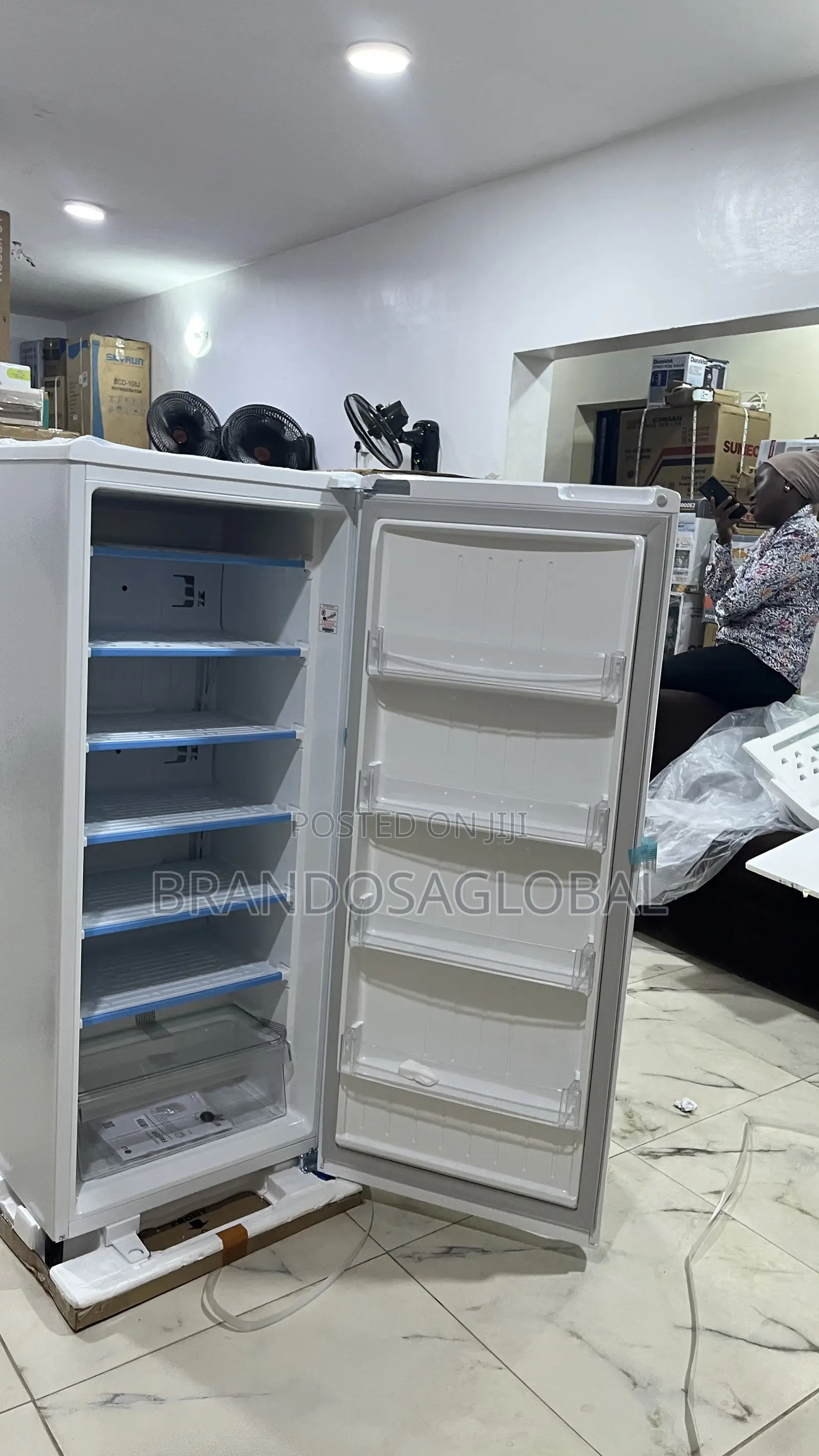 Lg Freezer 168l Gn-304sqbr – Large Storage Cooling Appliance