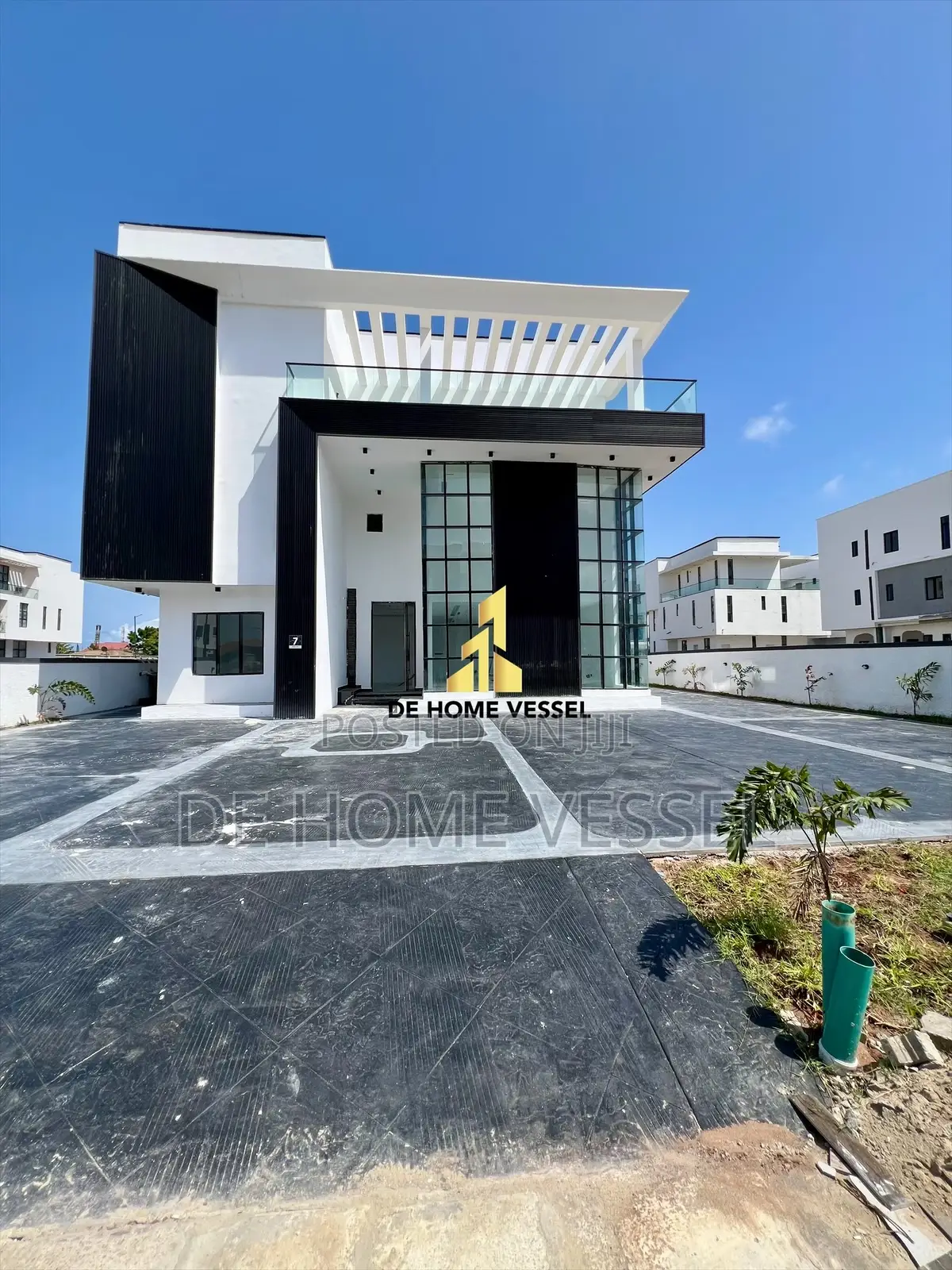 6bdrm Duplex in Ikate for sale