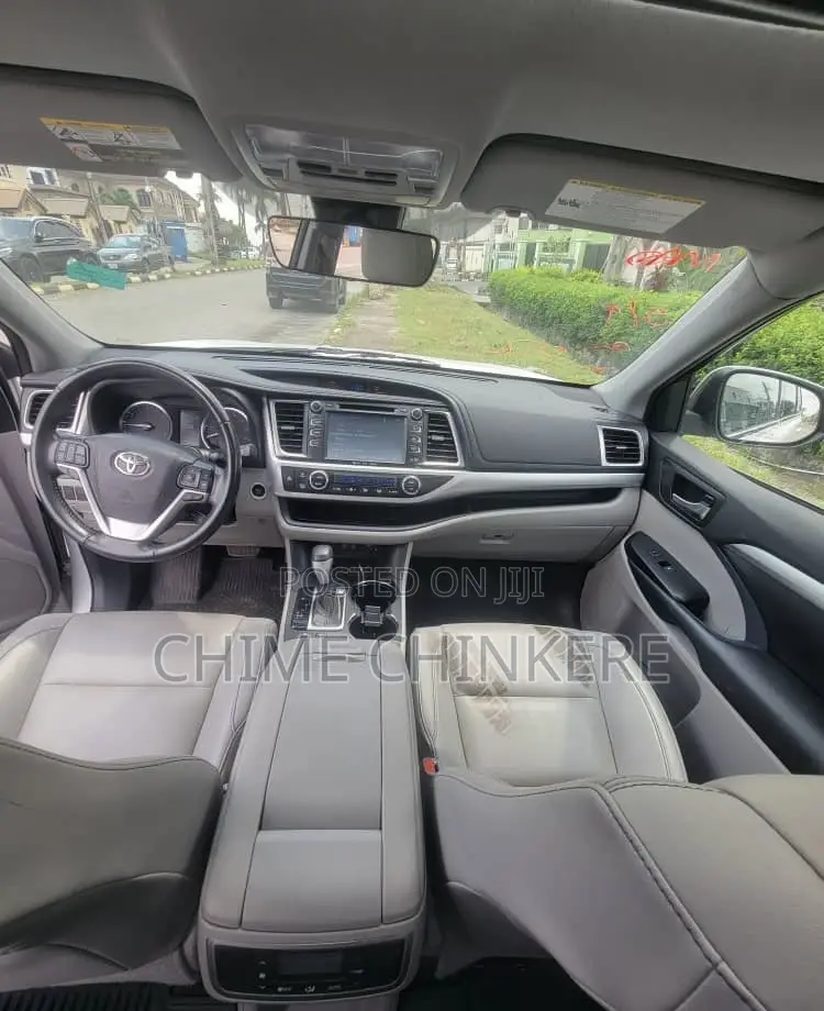 Toyota Highlander XLE 2019 White