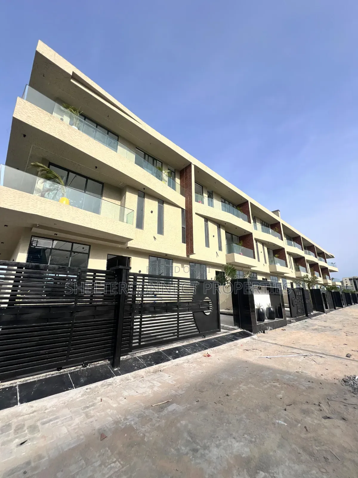 5bdrm Duplex in Lekki Phase 1 for sale