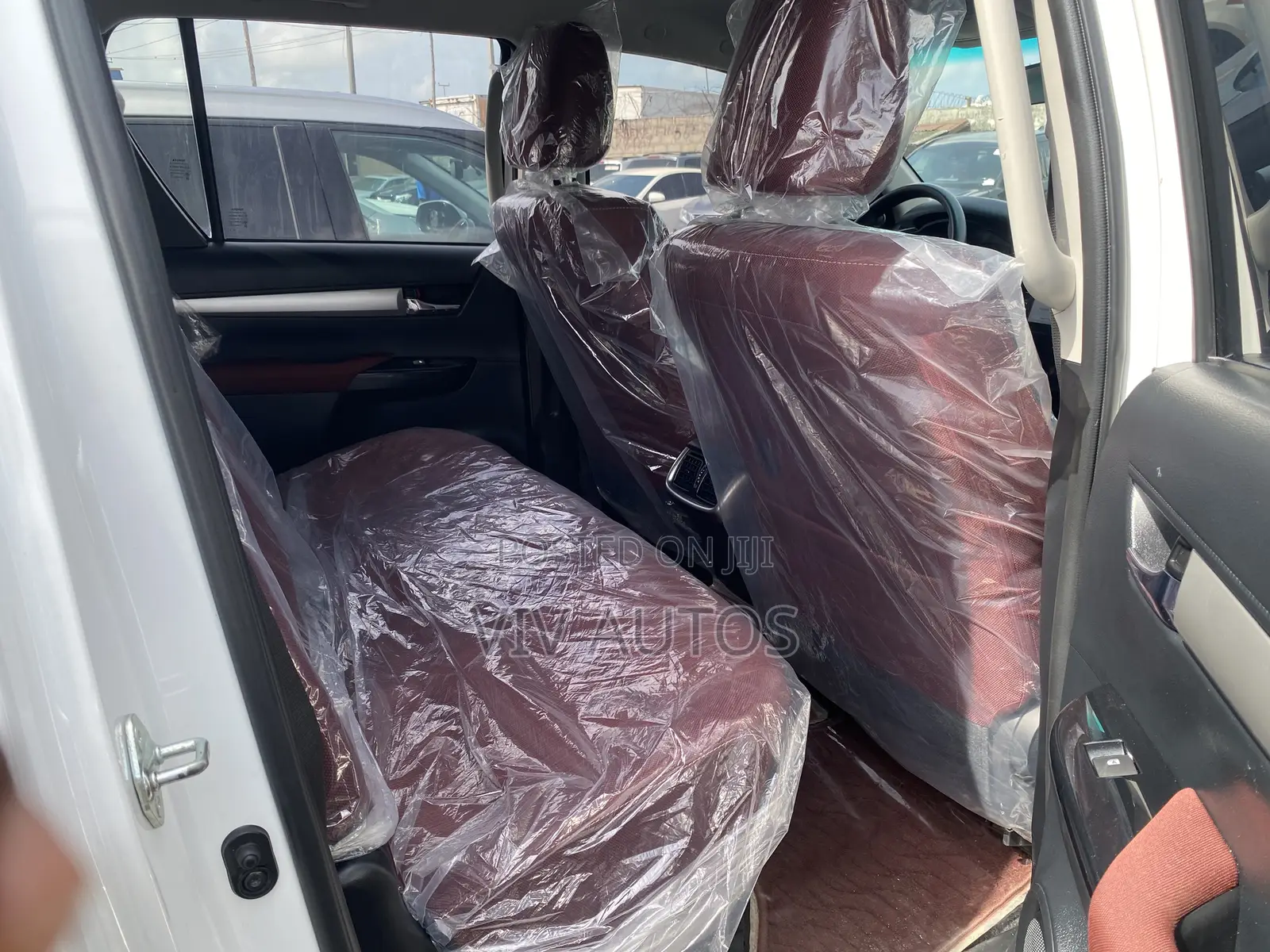 Toyota Hilux 2023 White